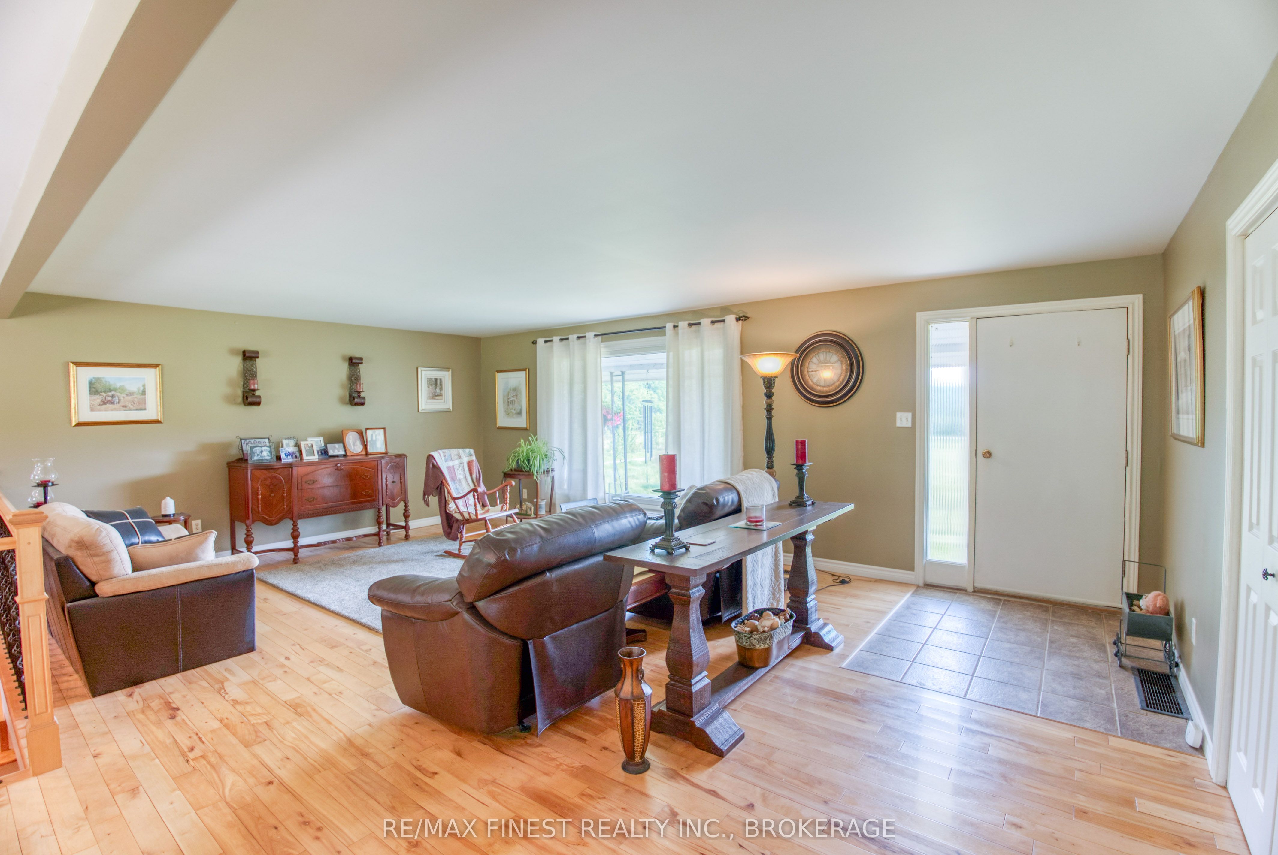 1286 Brock Road Property Photo 8