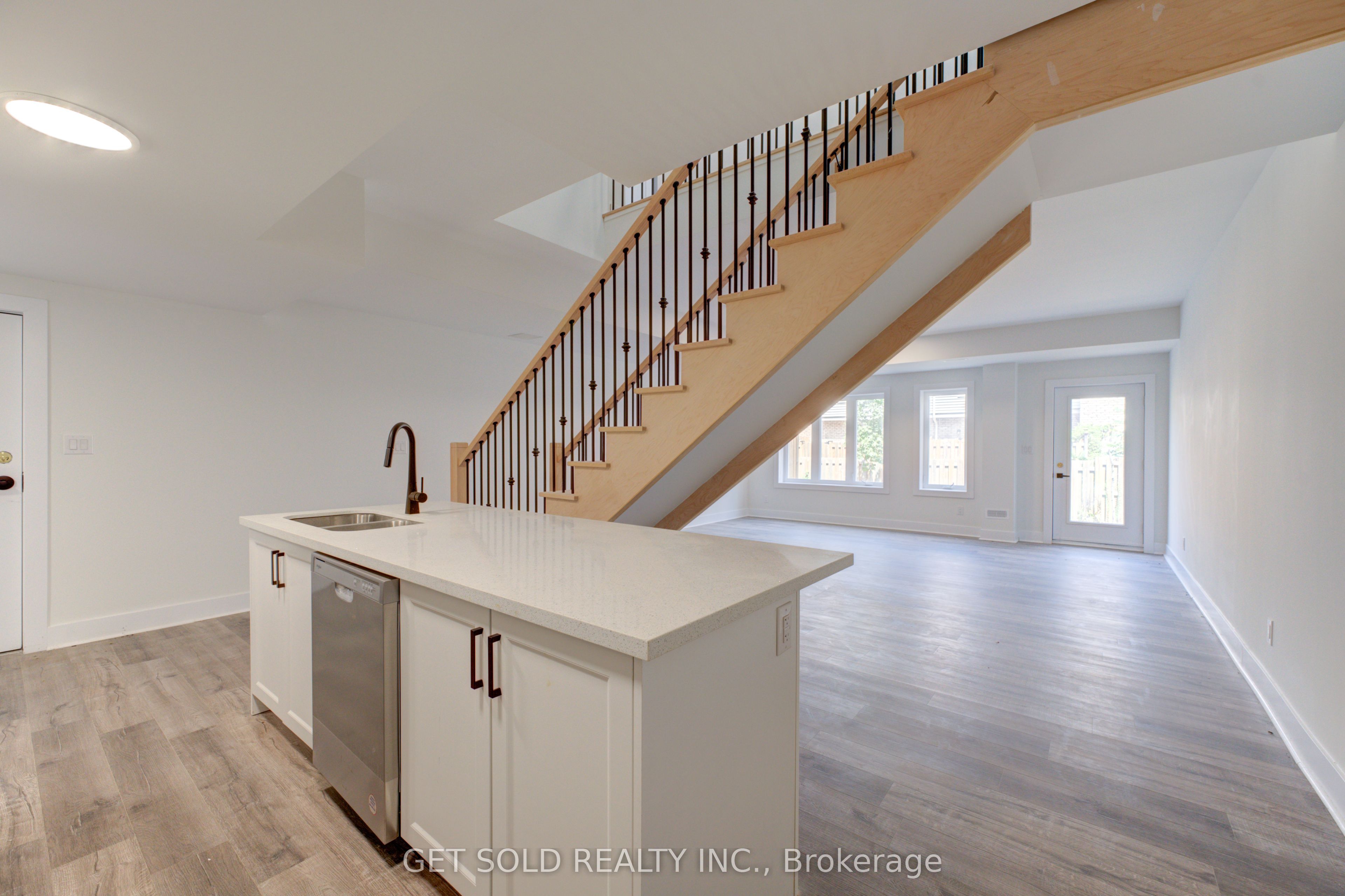 6701 Thorold Stone Road 3 Property Photo 9