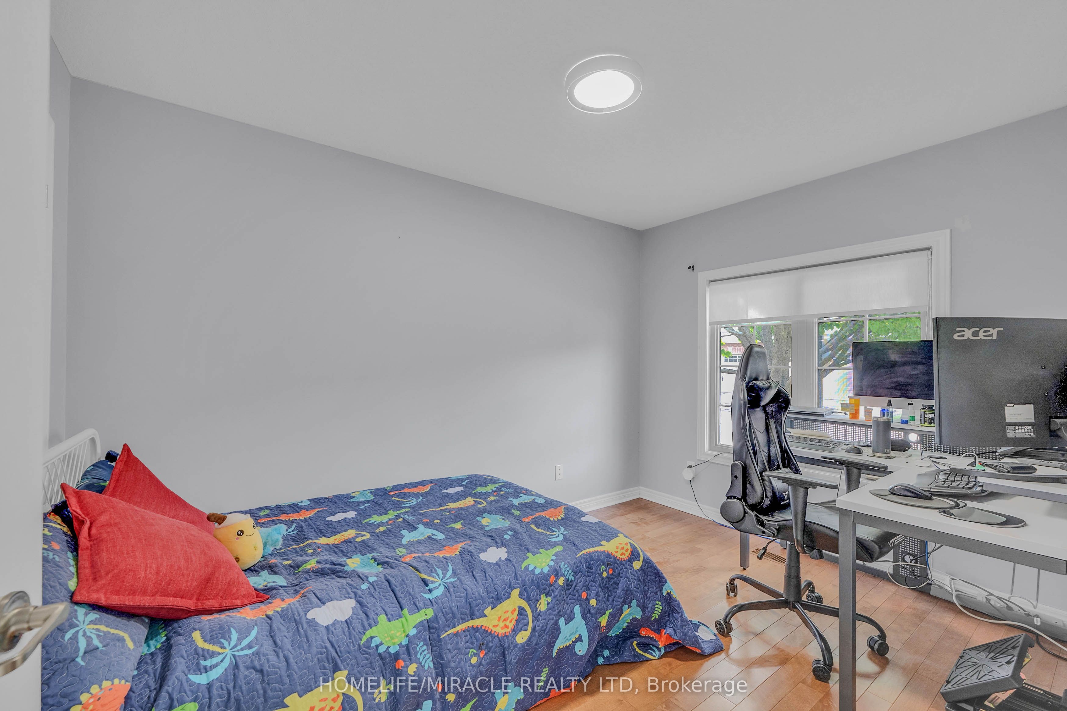 560 Grey Street 3 Property Photo 15