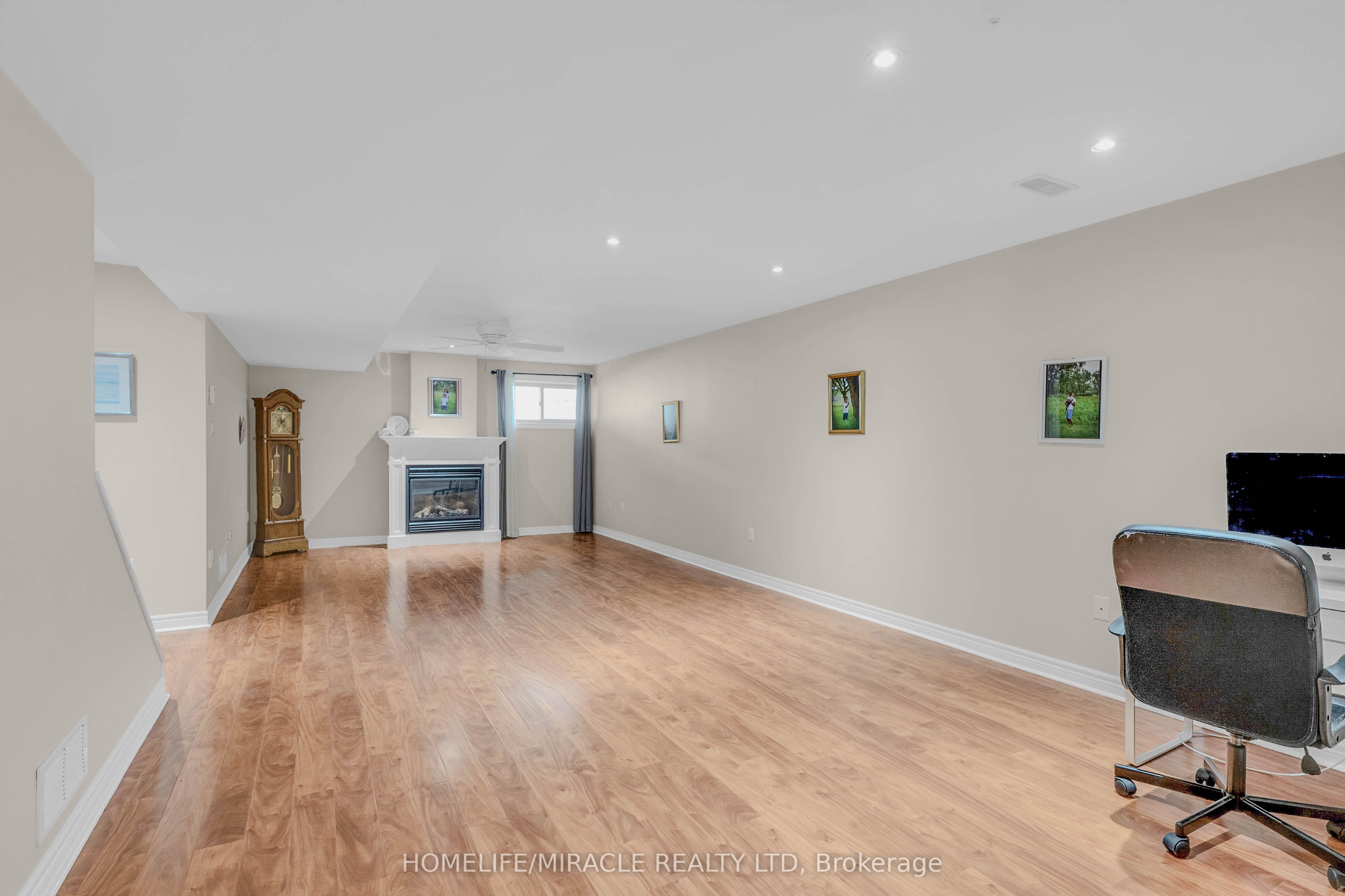 560 Grey Street 3 Property Photo 21