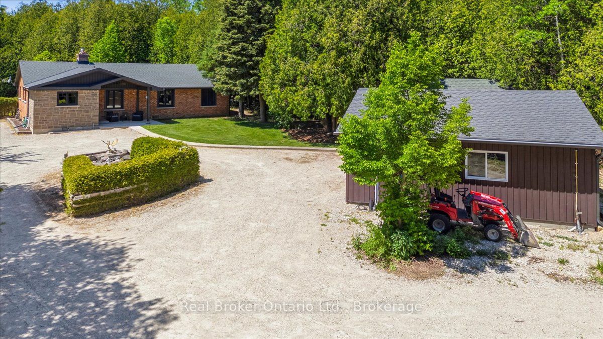 401479 Grey Rd 4 Property Photo 2