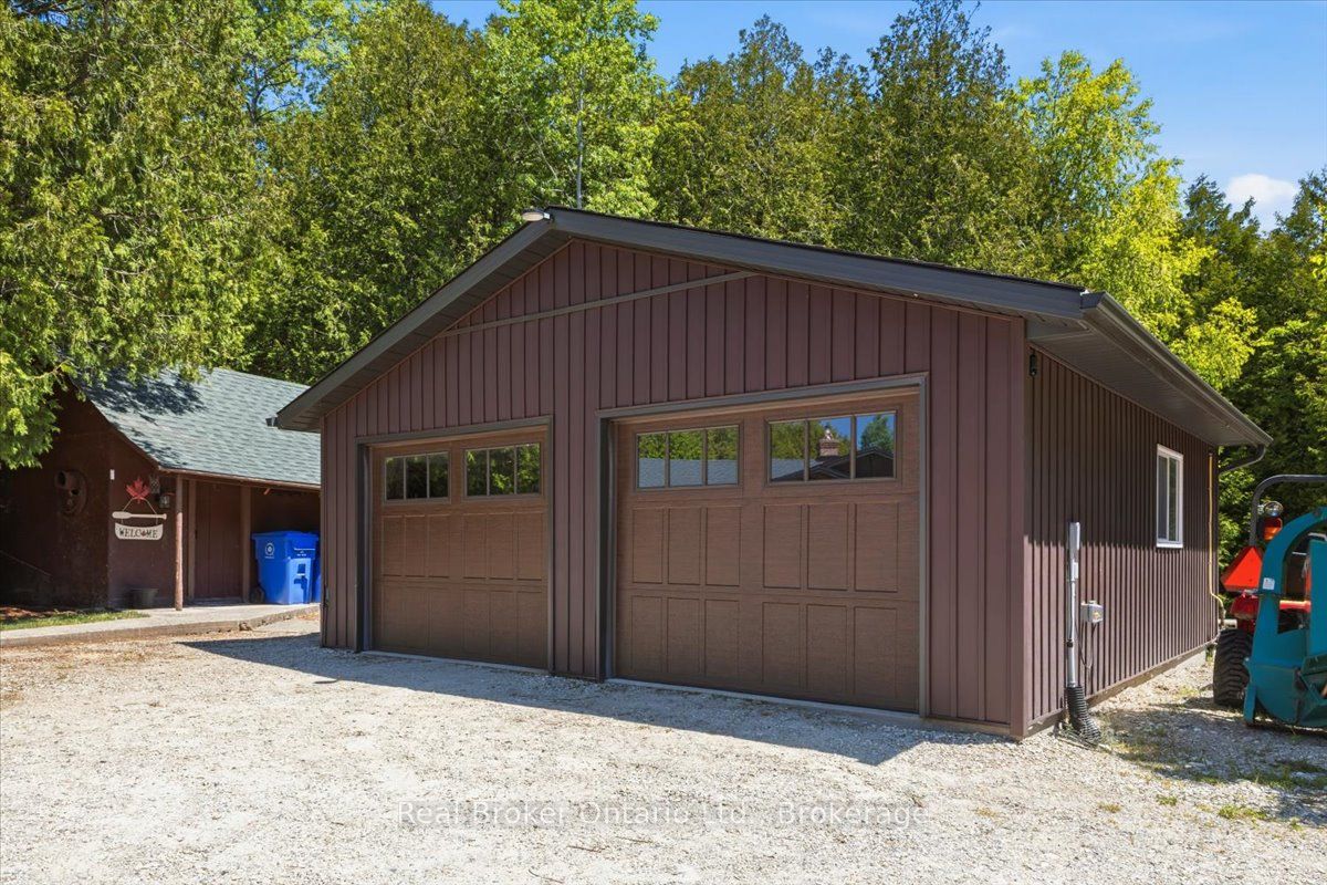 401479 Grey Rd 4 Property Photo 3