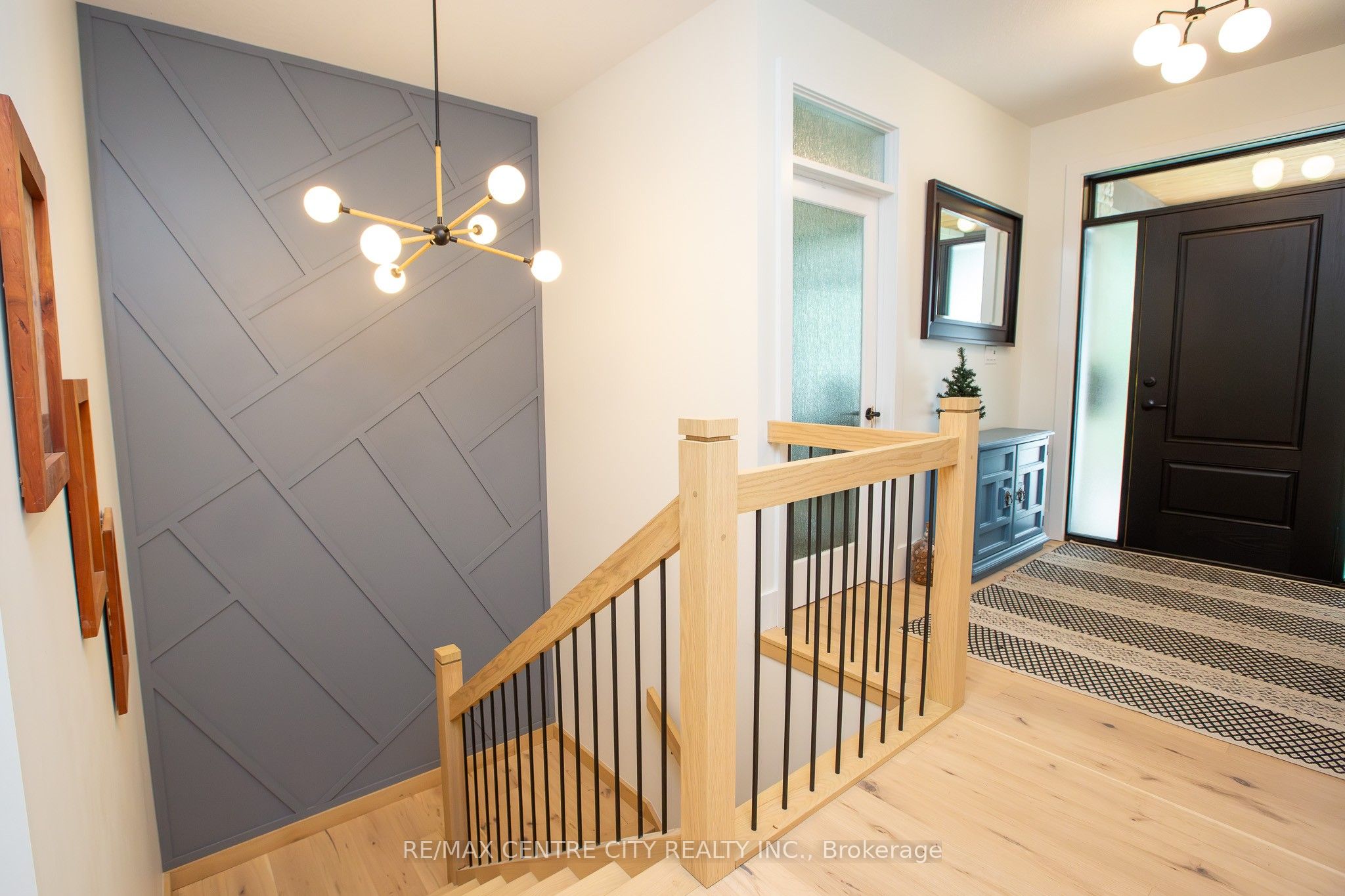 273 Foxborough Place Property Photo 2