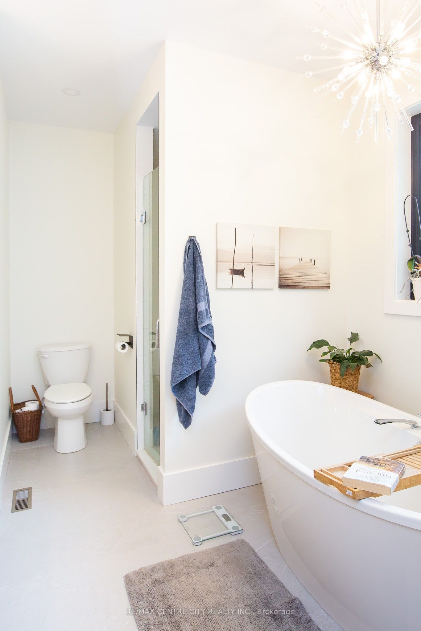 273 Foxborough Place Property Photo 14