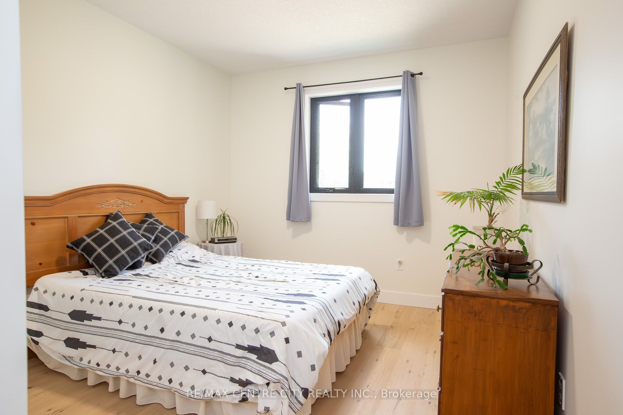 273 Foxborough Place Property Photo 16