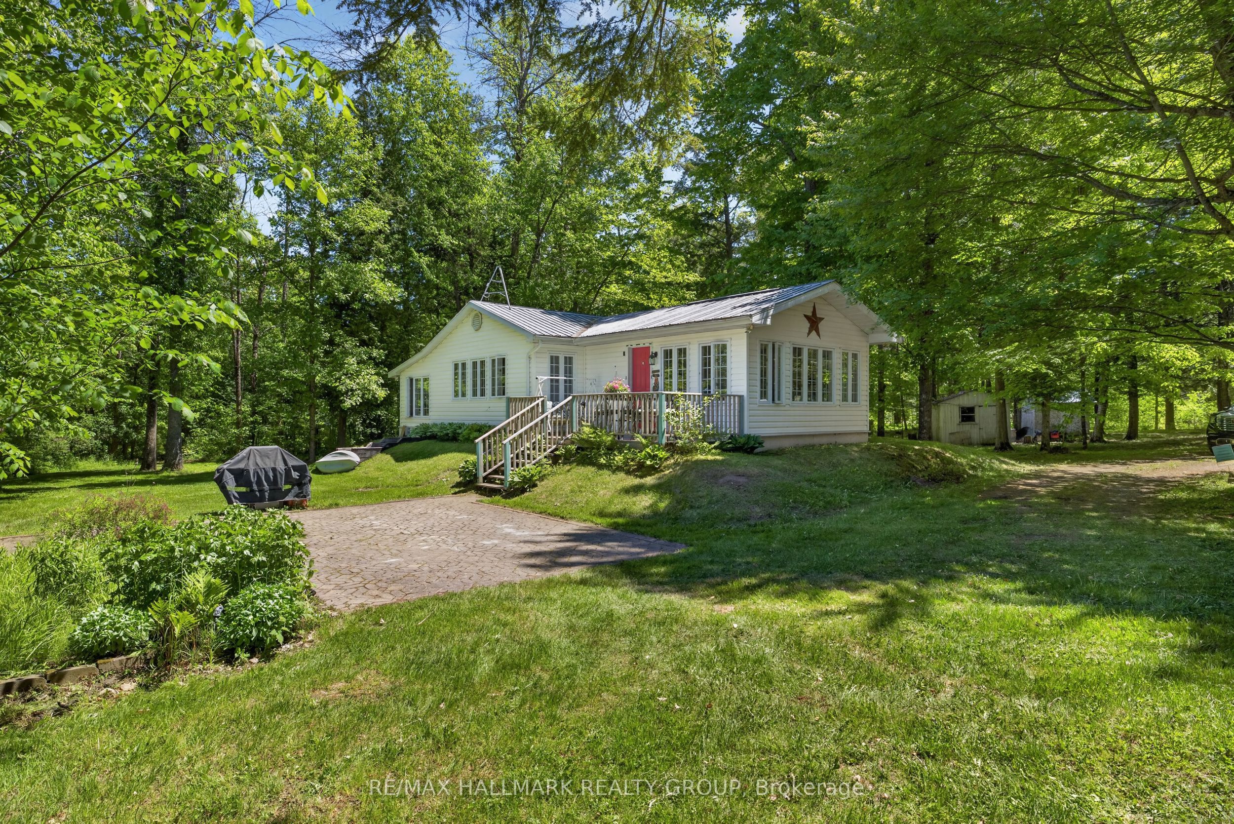 2432 Bathurst 2nd Concession Property Photo 2