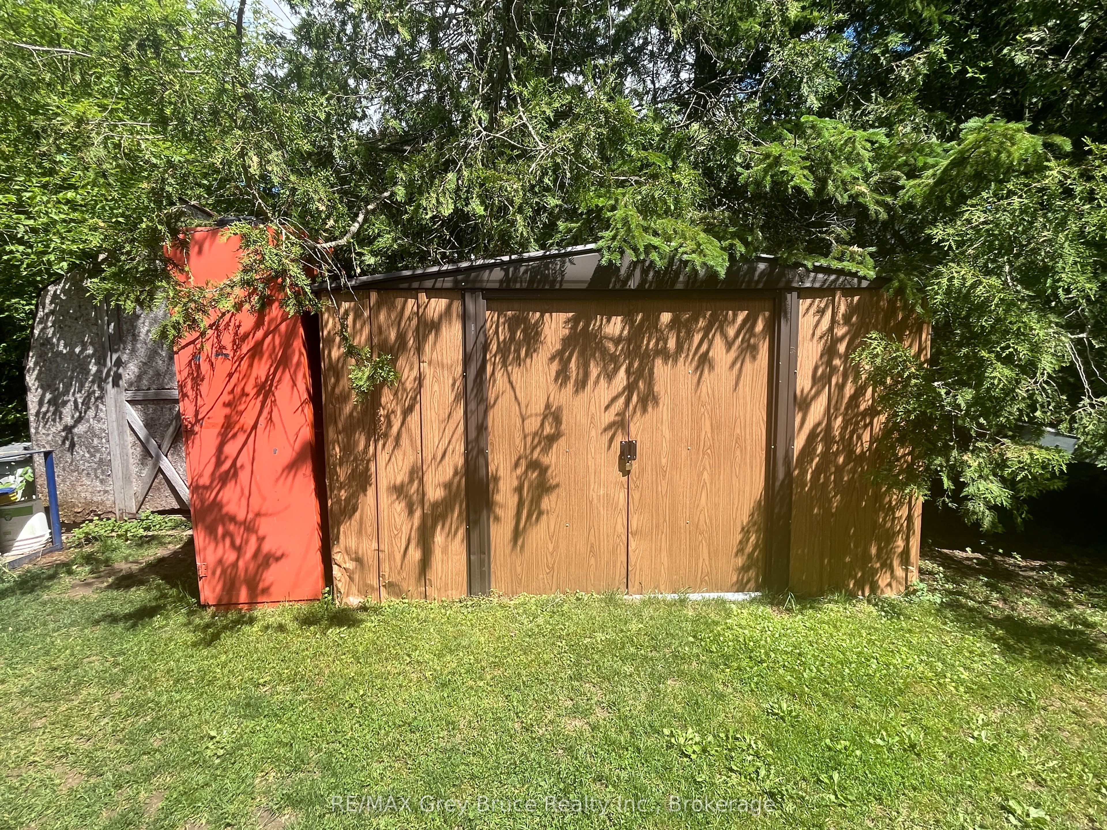 212 Yonge Street S Property Photo 5