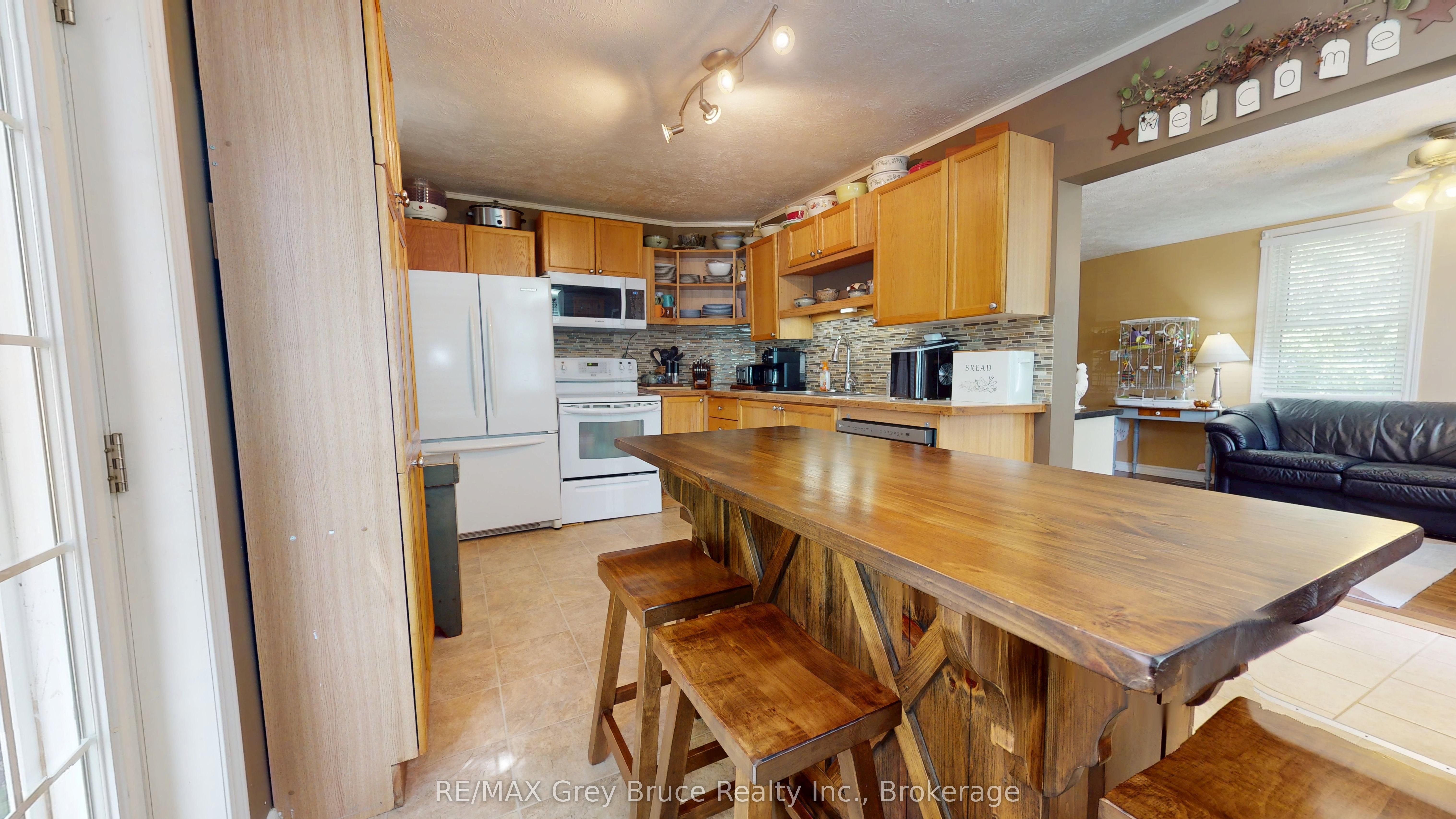 212 Yonge Street S Property Photo 13