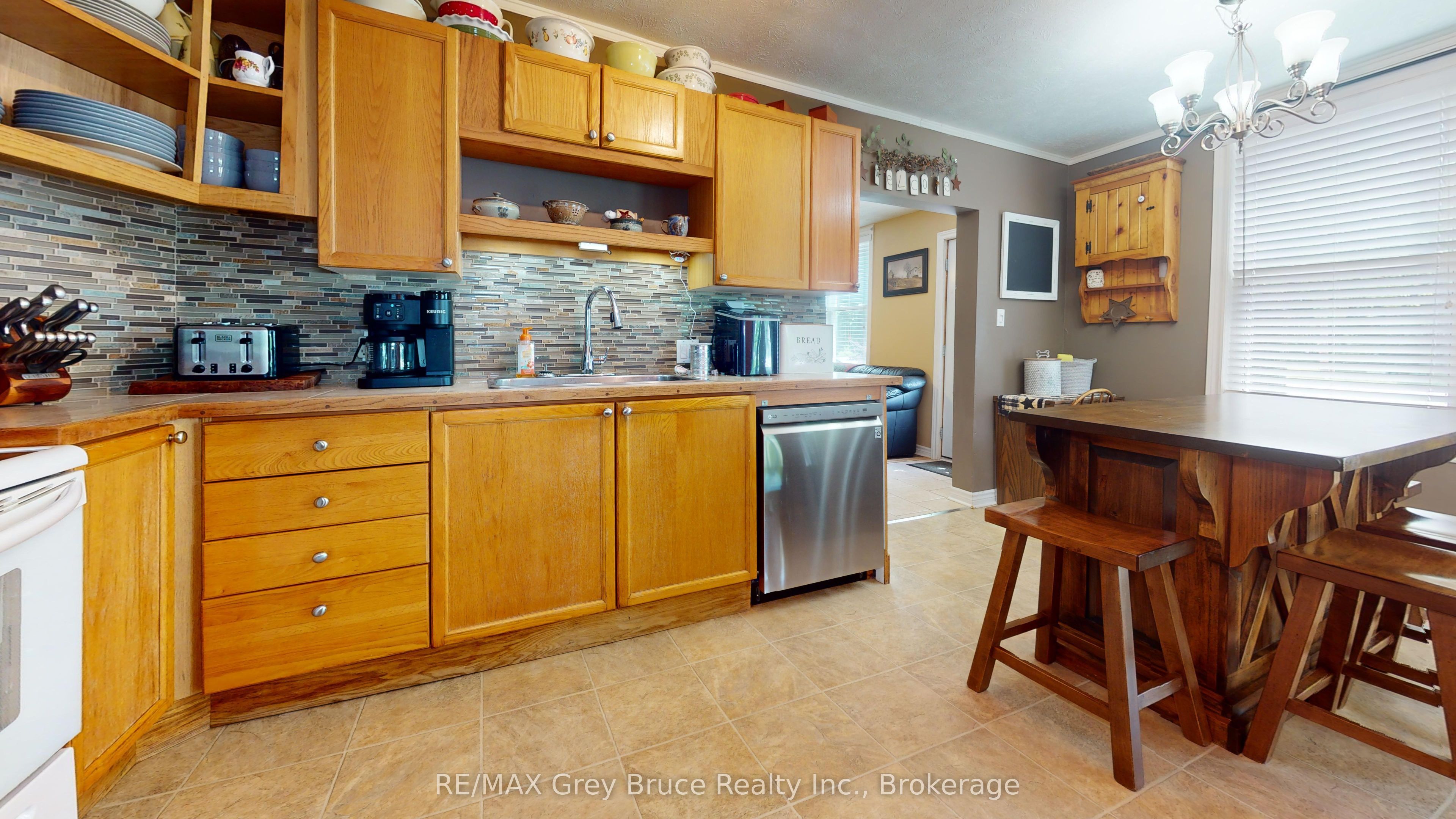212 Yonge Street S Property Photo 14