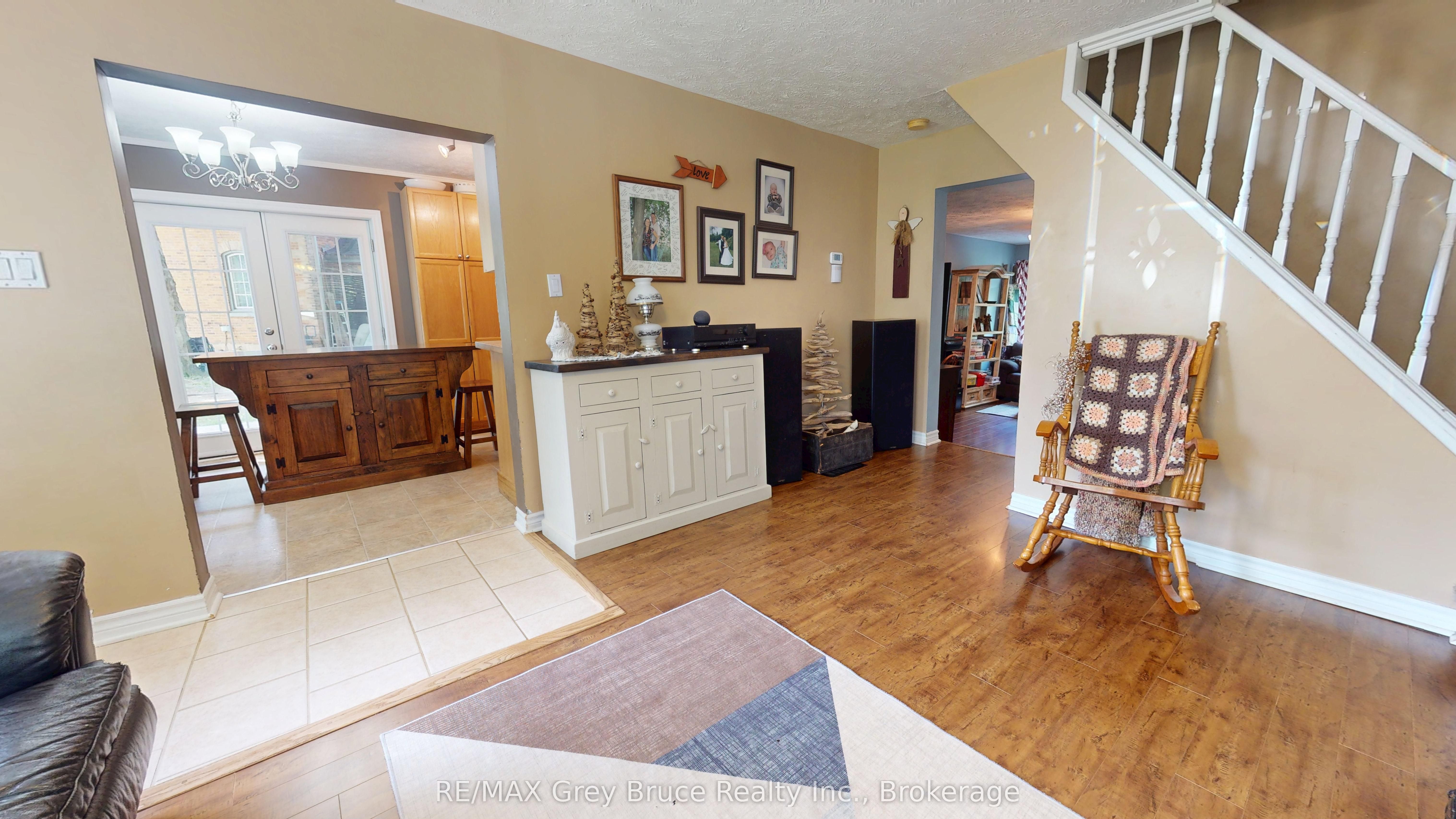 212 Yonge Street S Property Photo 15