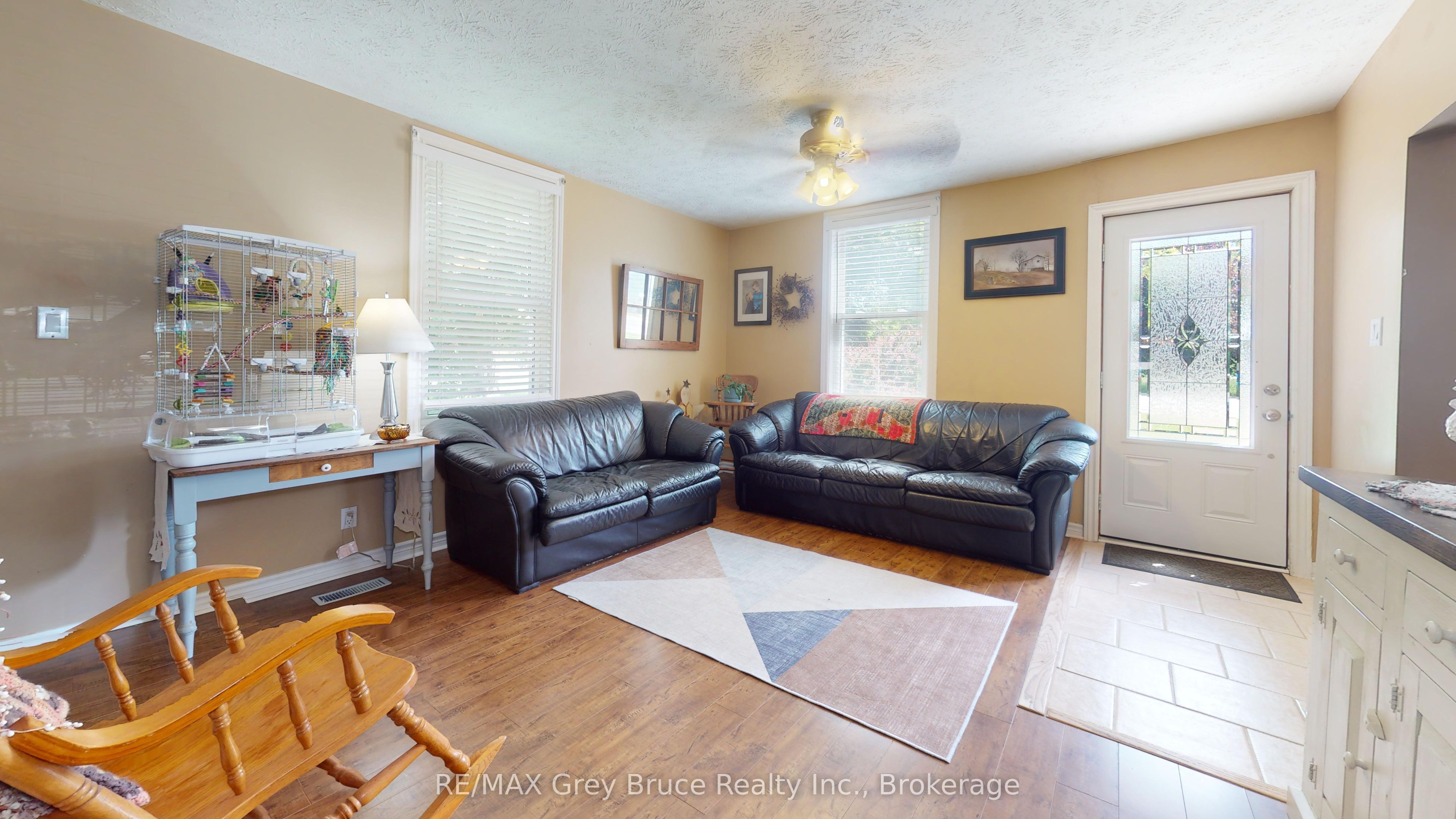 212 Yonge Street S Property Photo 17