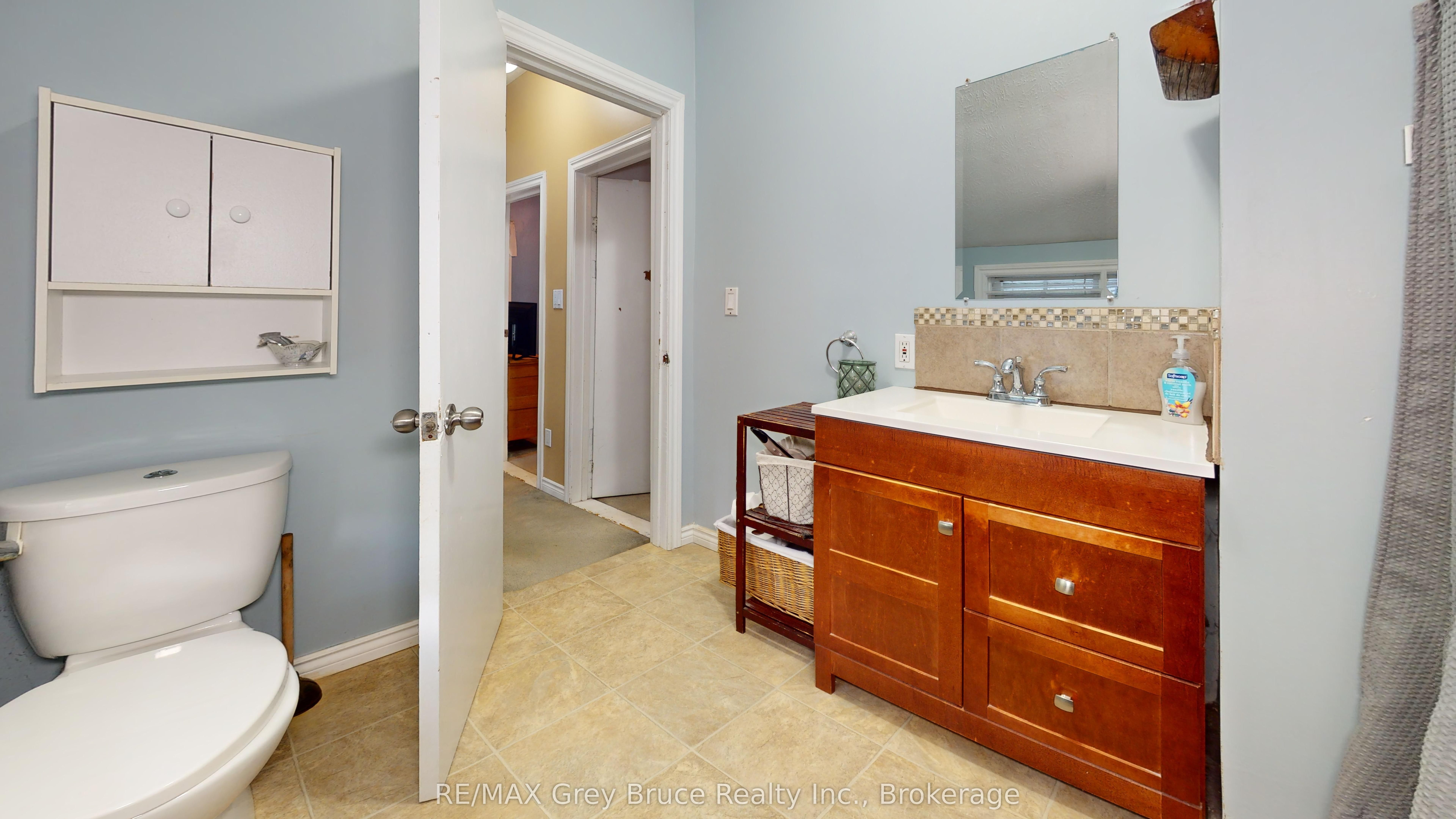 212 Yonge Street S Property Photo 18