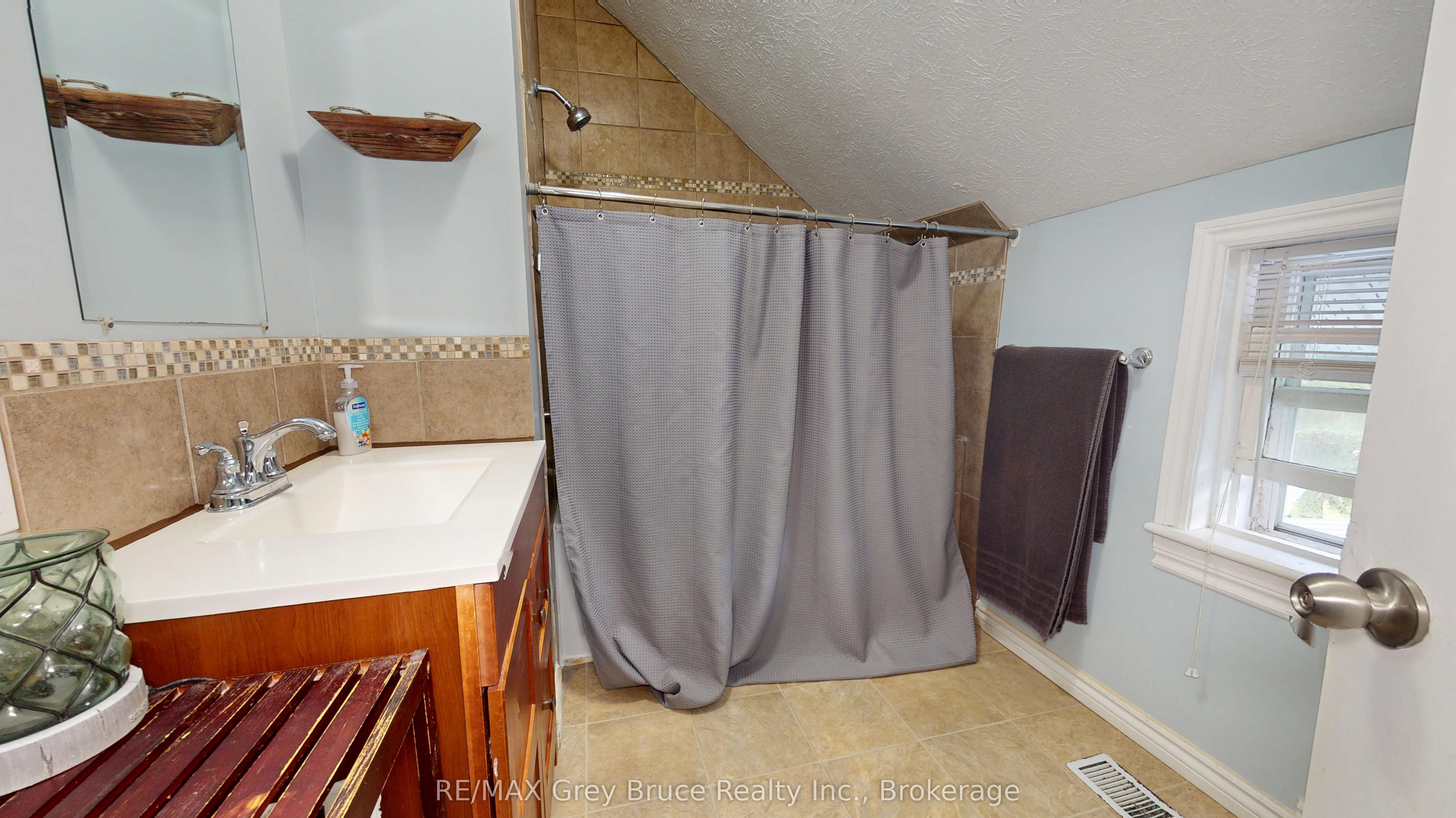 212 Yonge Street S Property Photo 19