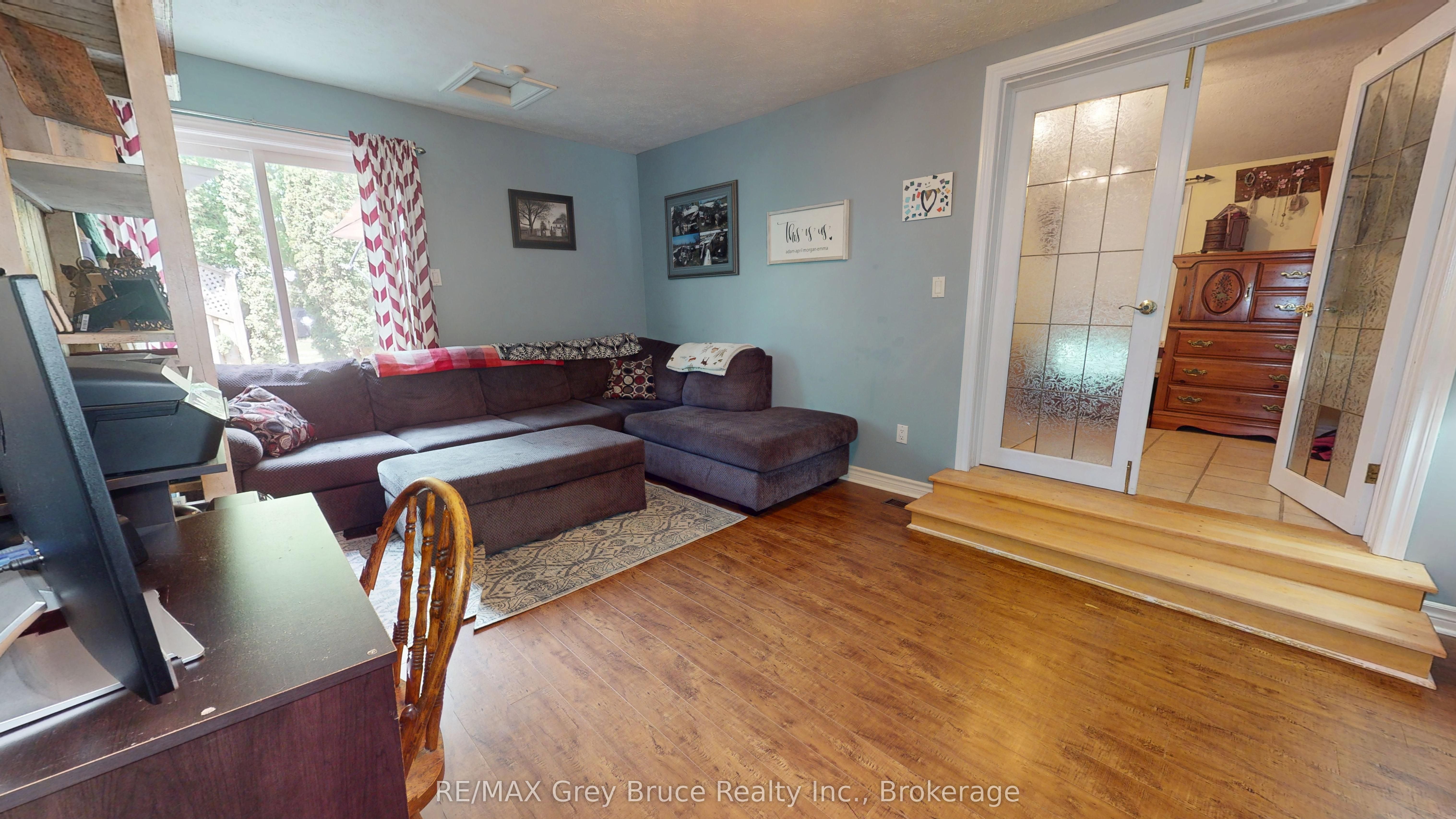 212 Yonge Street S Property Photo 20