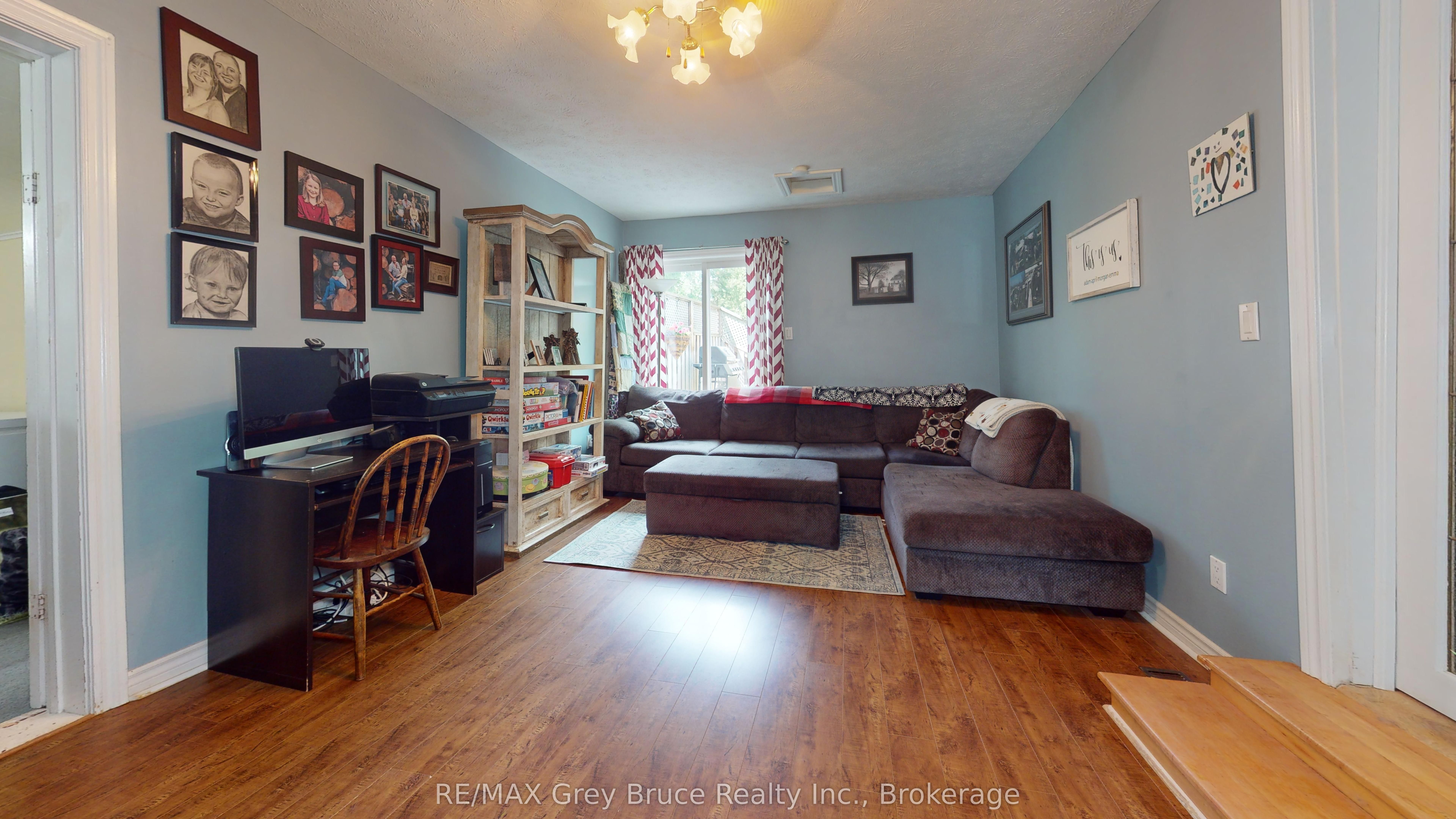 212 Yonge Street S Property Photo 21
