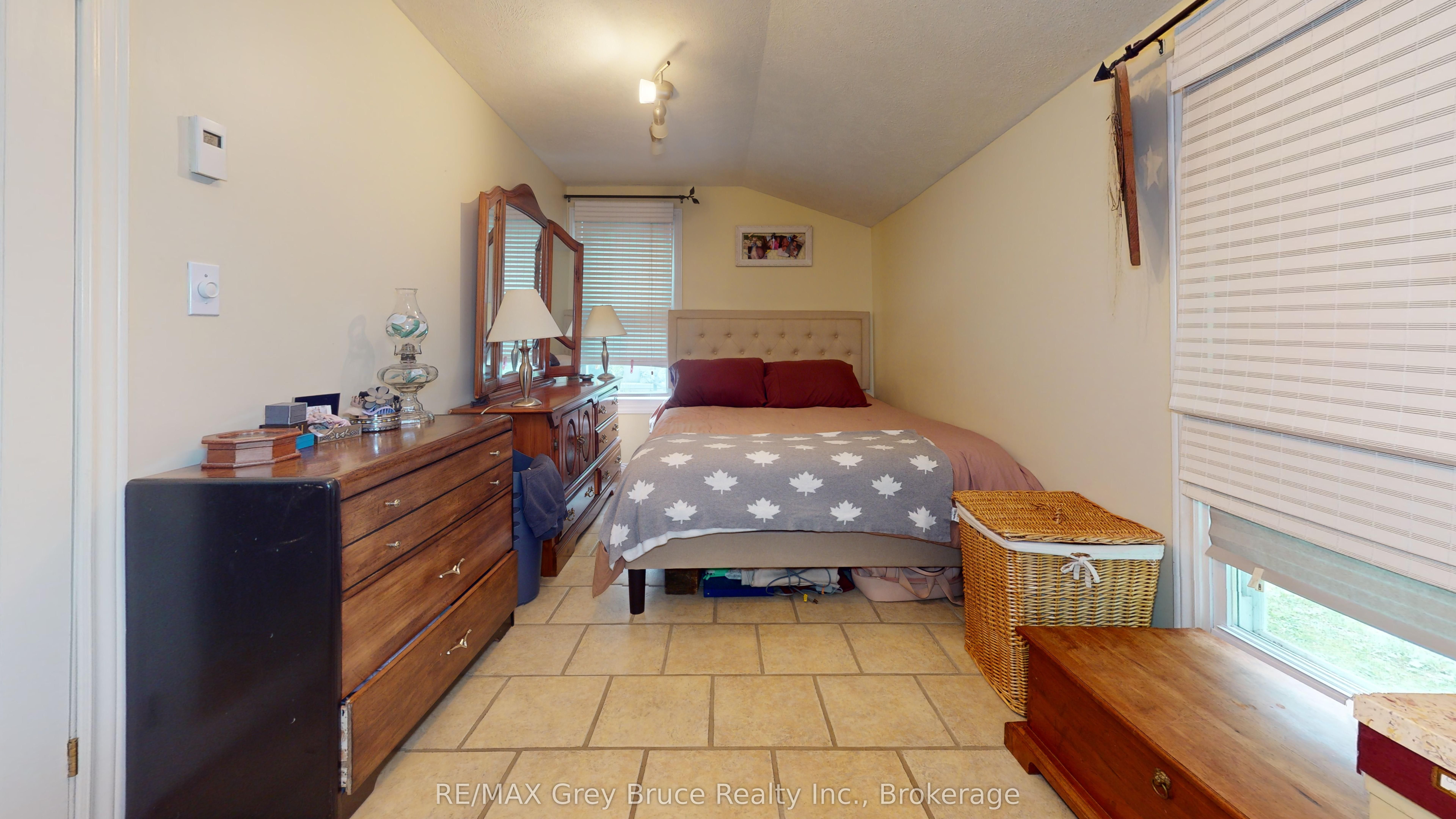 212 Yonge Street S Property Photo 24