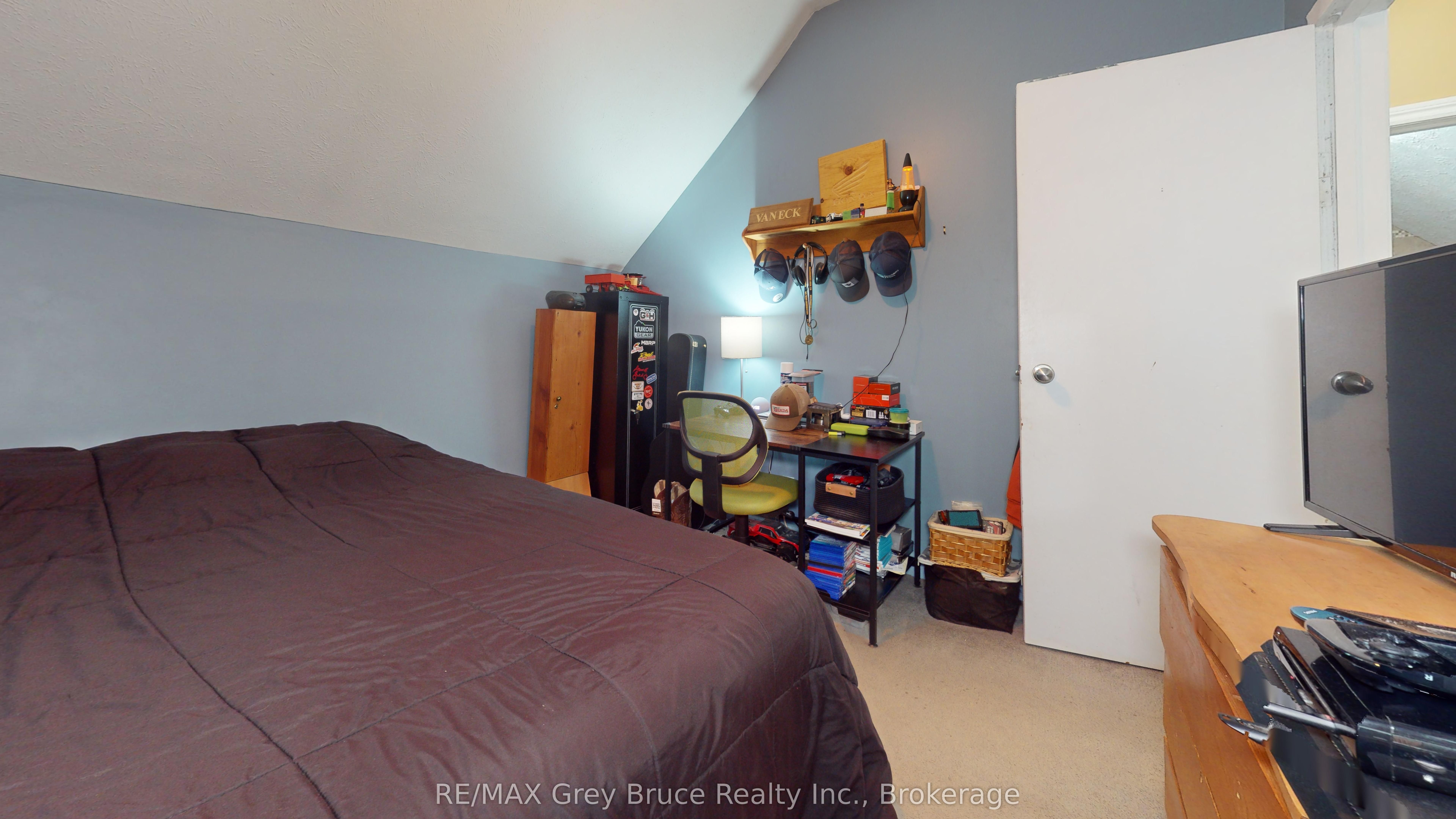 212 Yonge Street S Property Photo 27
