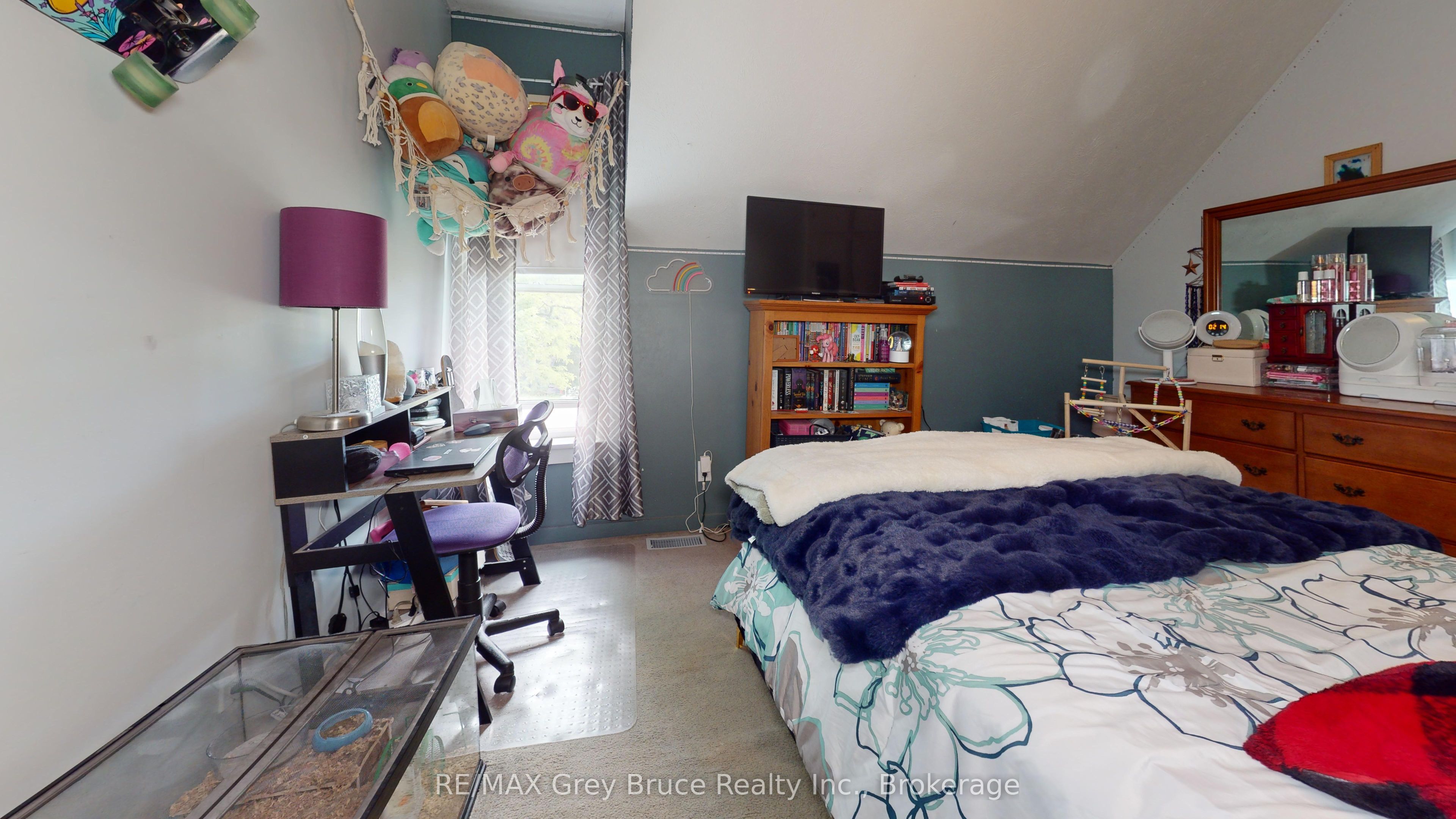 212 Yonge Street S Property Photo 29