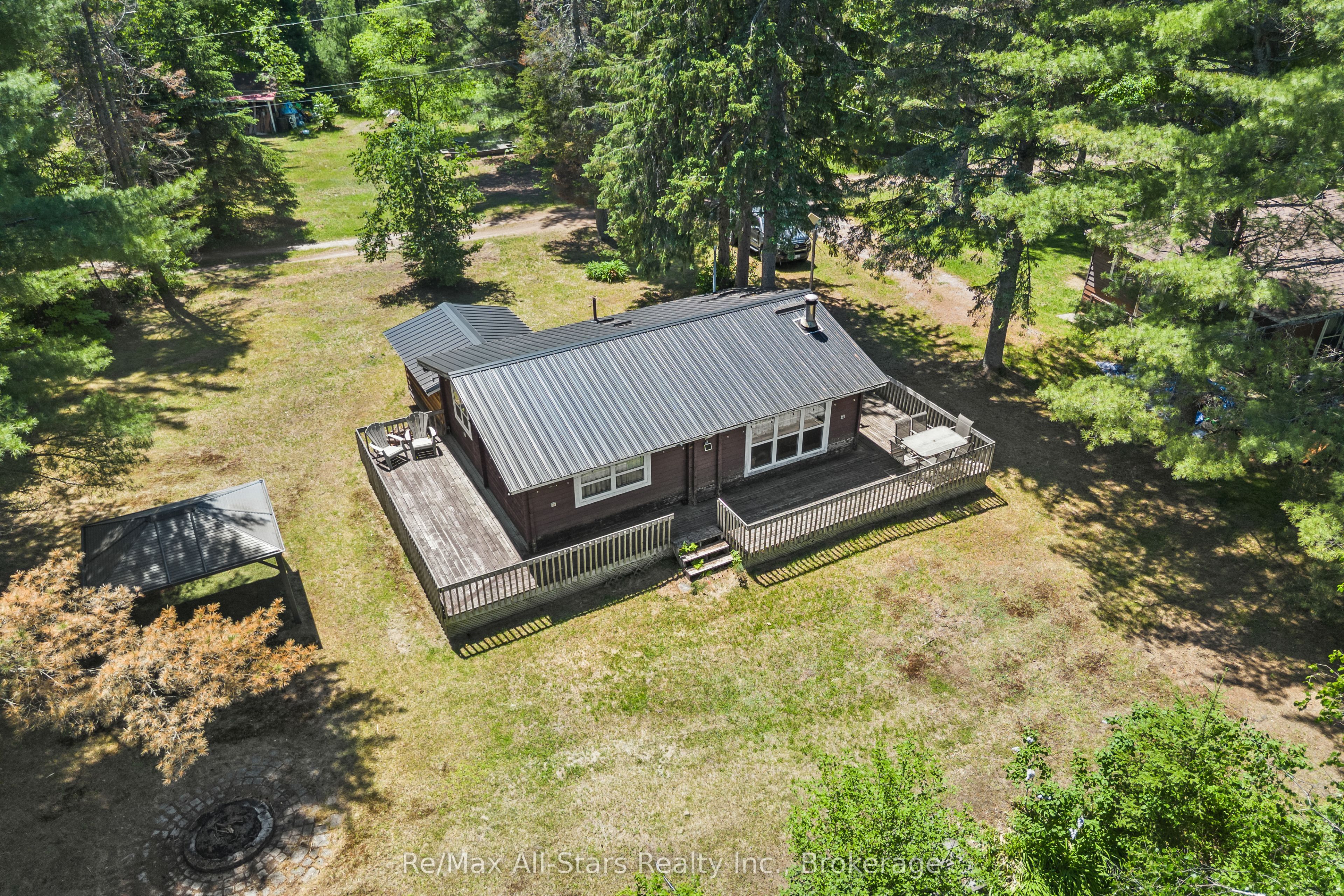 1042 Goadsby Trail Property Photo 1