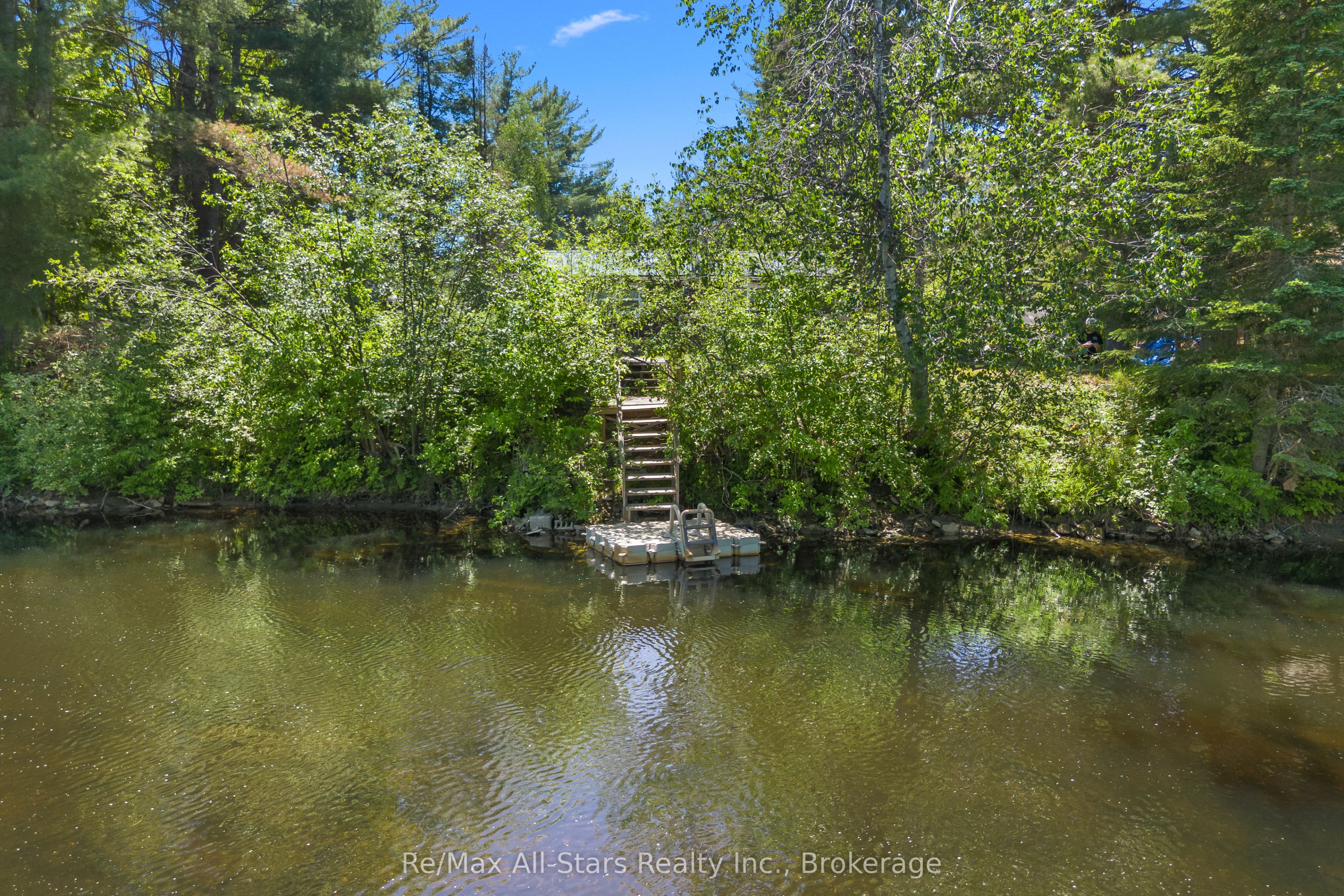 1042 Goadsby Trail Property Photo 3