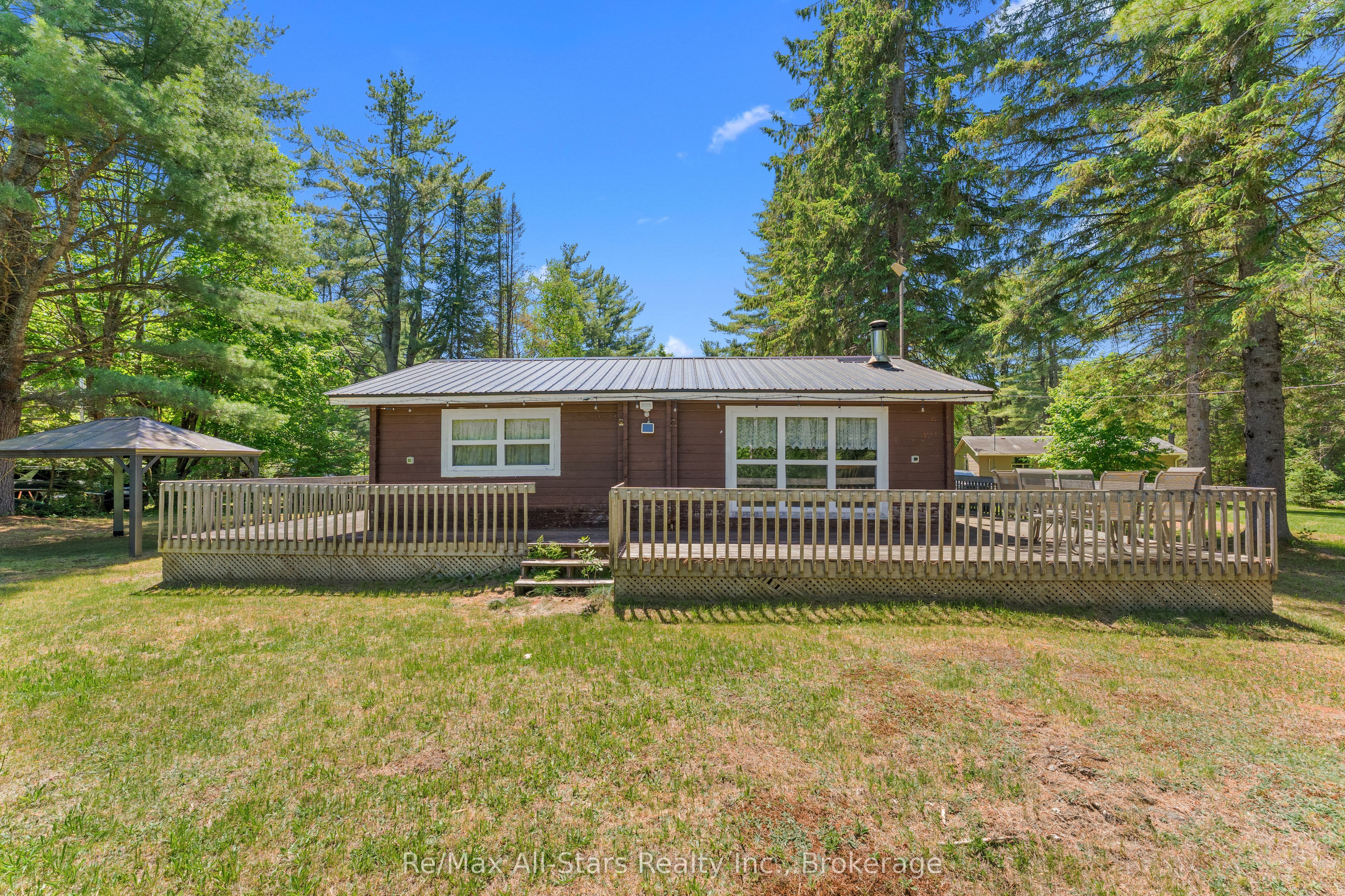 1042 Goadsby Trail Property Photo 4