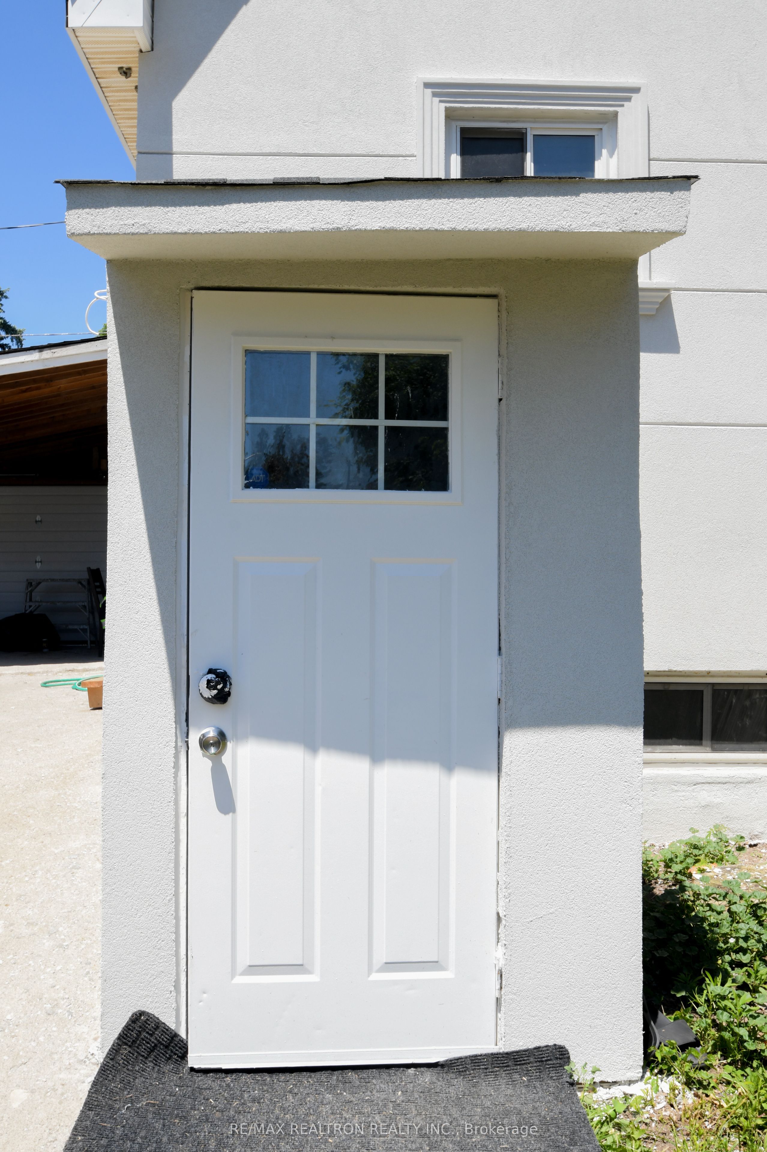 110 E Mintern Avenue Property Photo 3