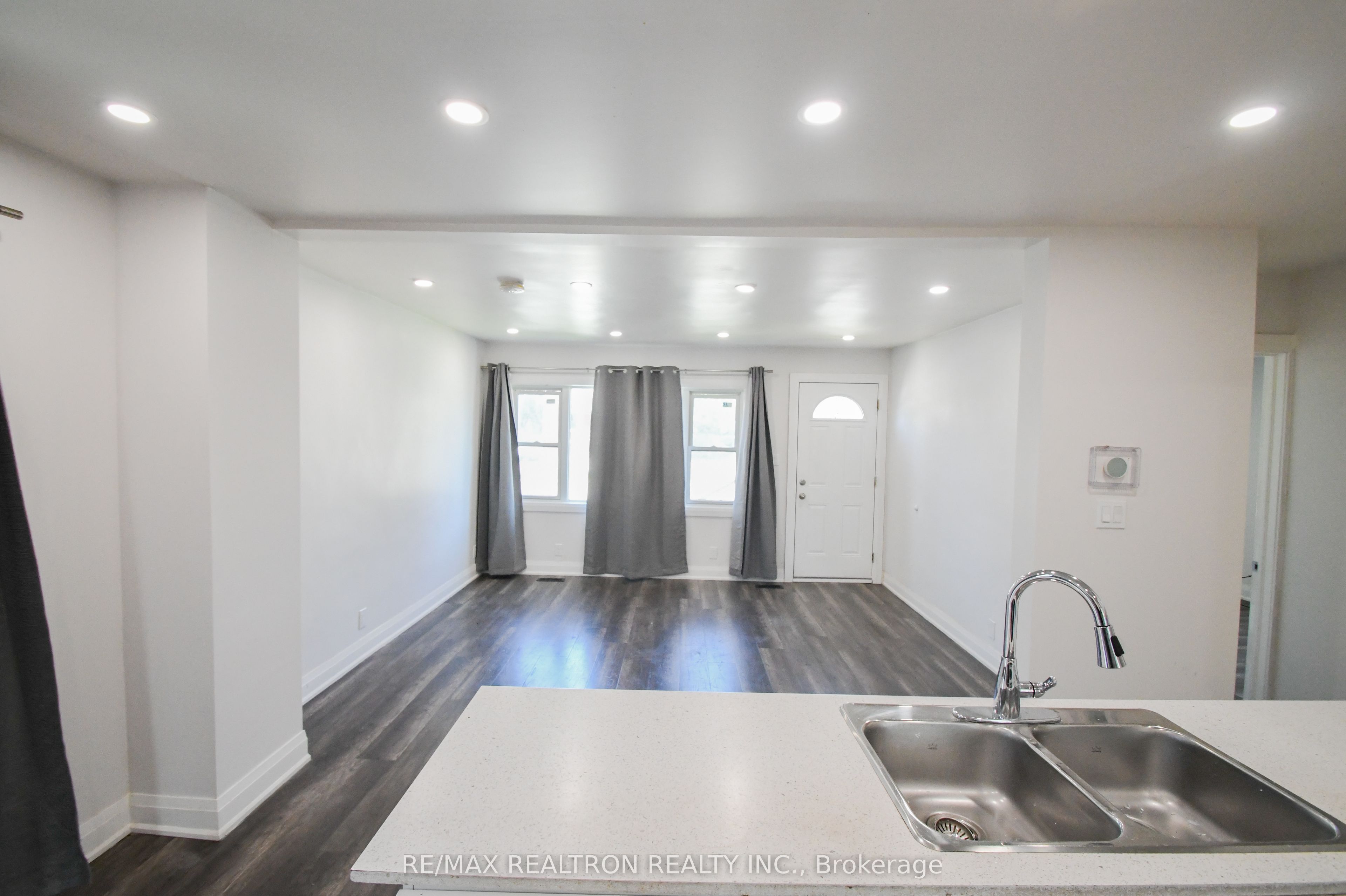 110 E Mintern Avenue Property Photo 4
