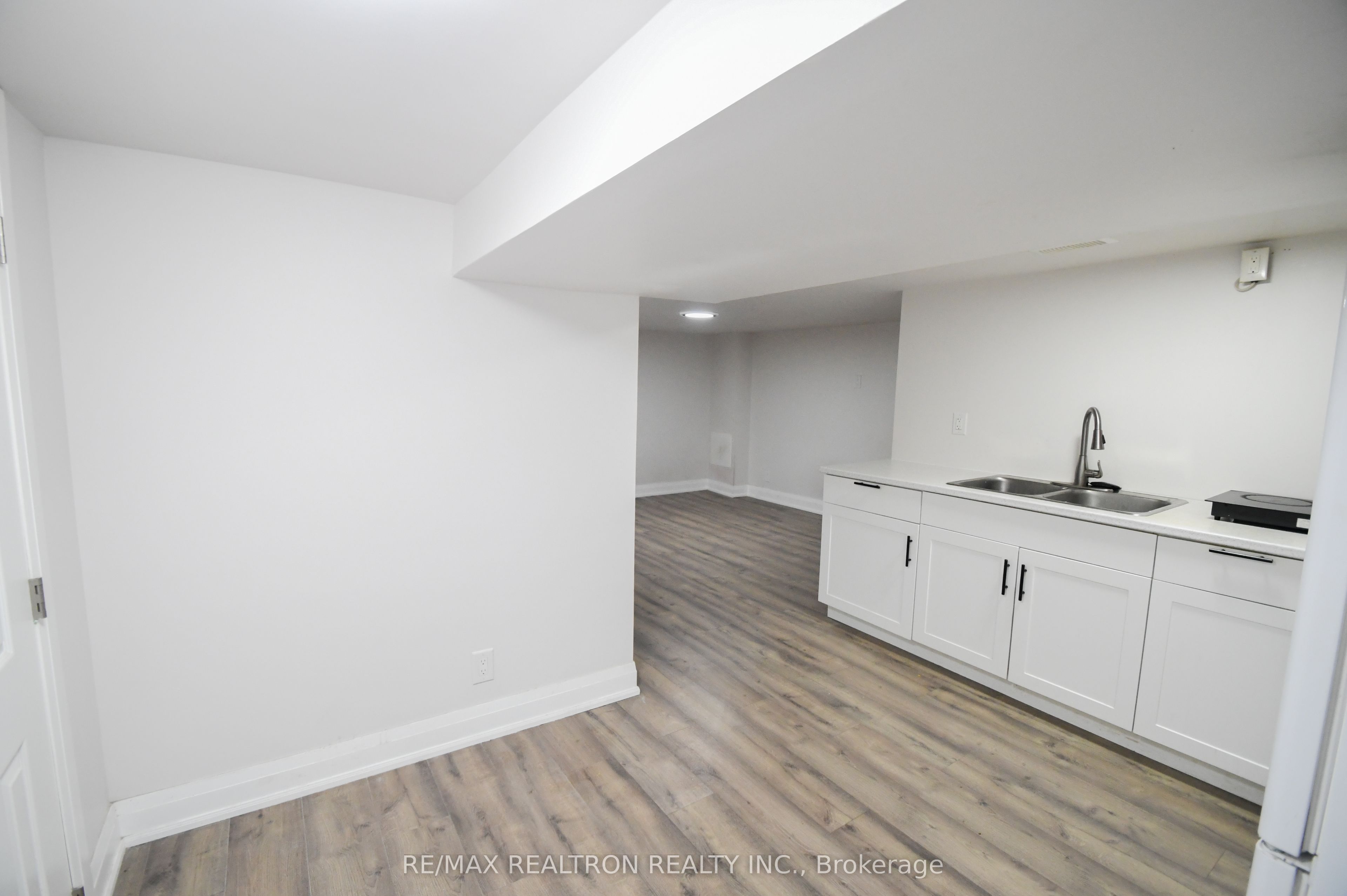 110 E Mintern Avenue Property Photo 5