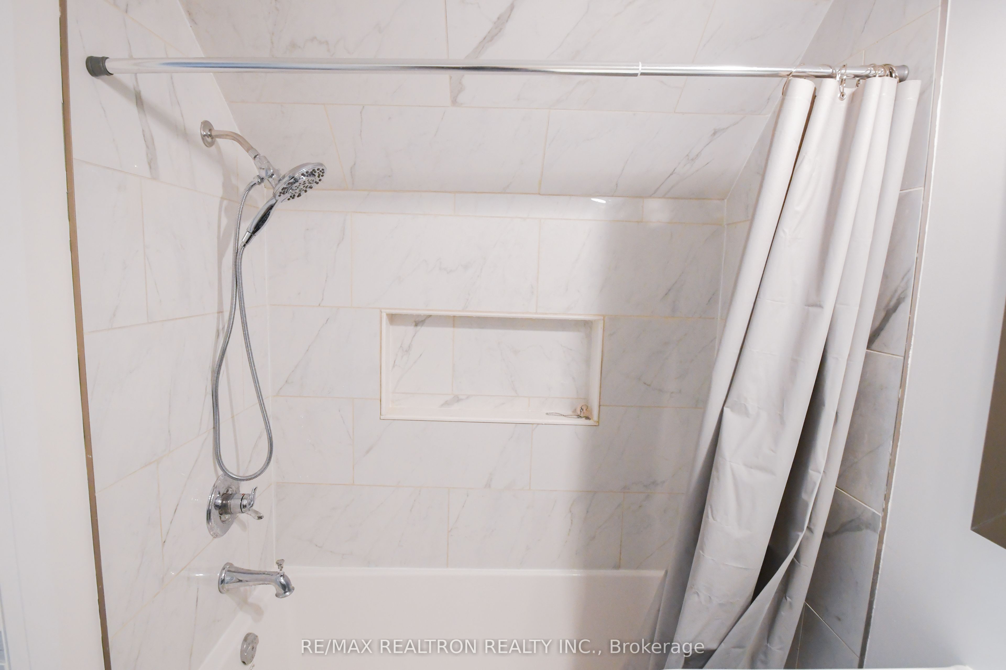 110 E Mintern Avenue Property Photo 12