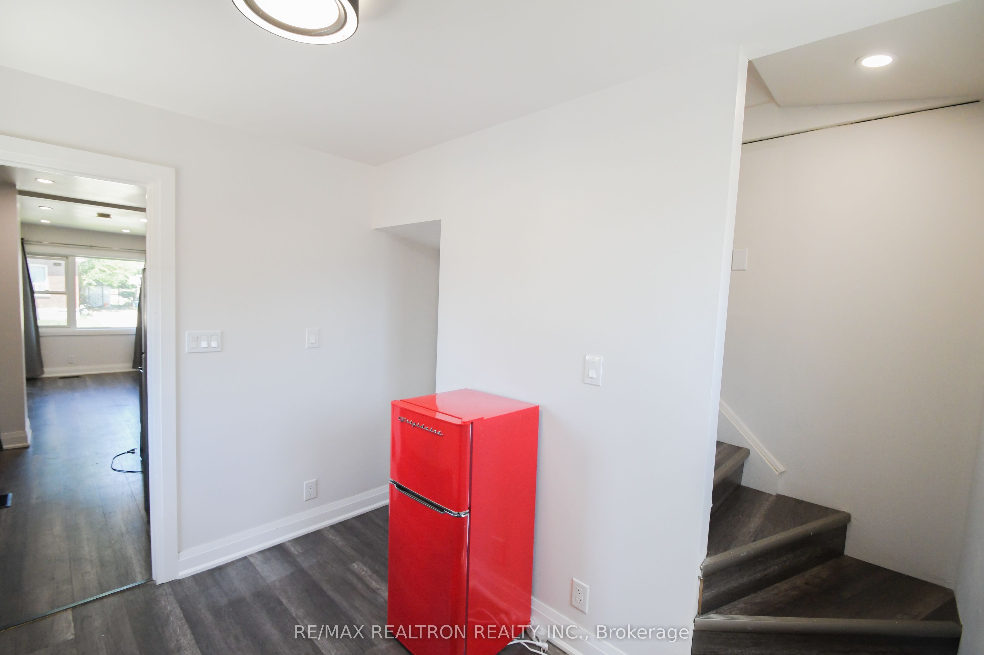 110 E Mintern Avenue Property Photo 15