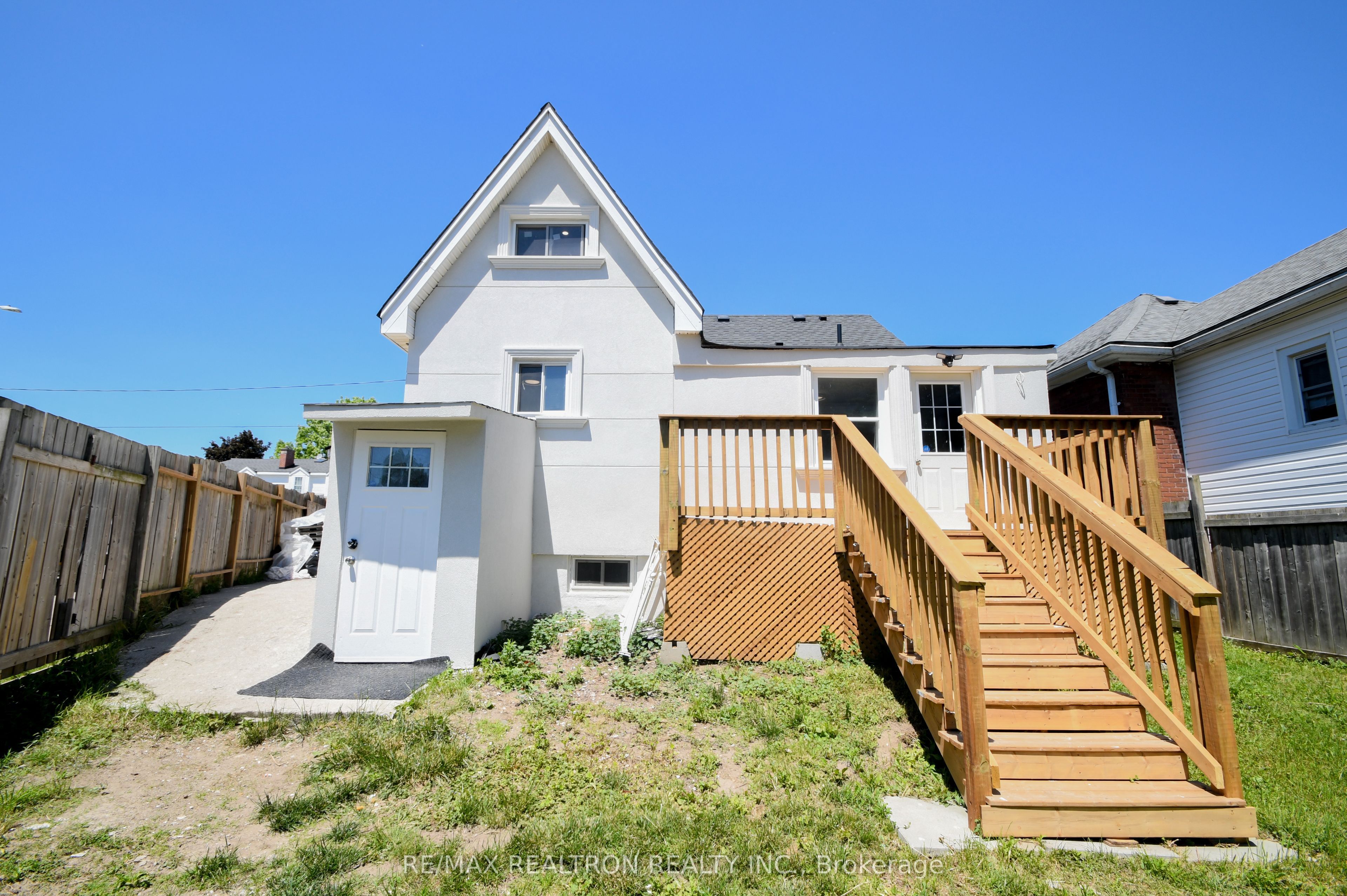 110 E Mintern Avenue Property Photo 17