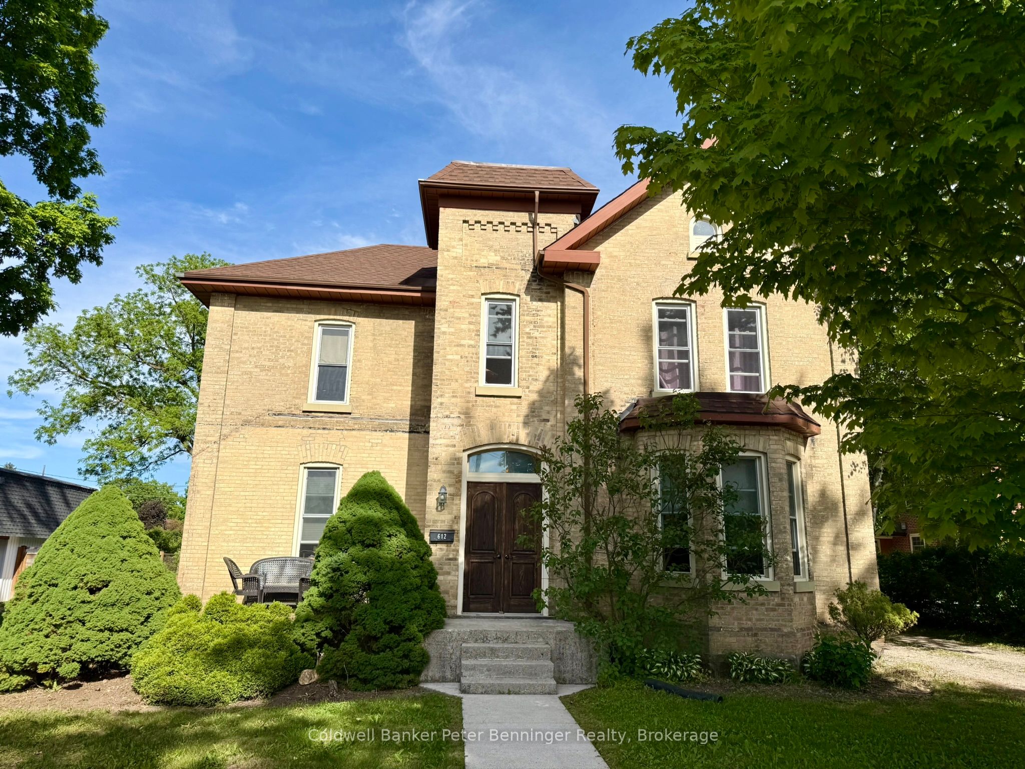 612 Colborne Street Property Photo 1