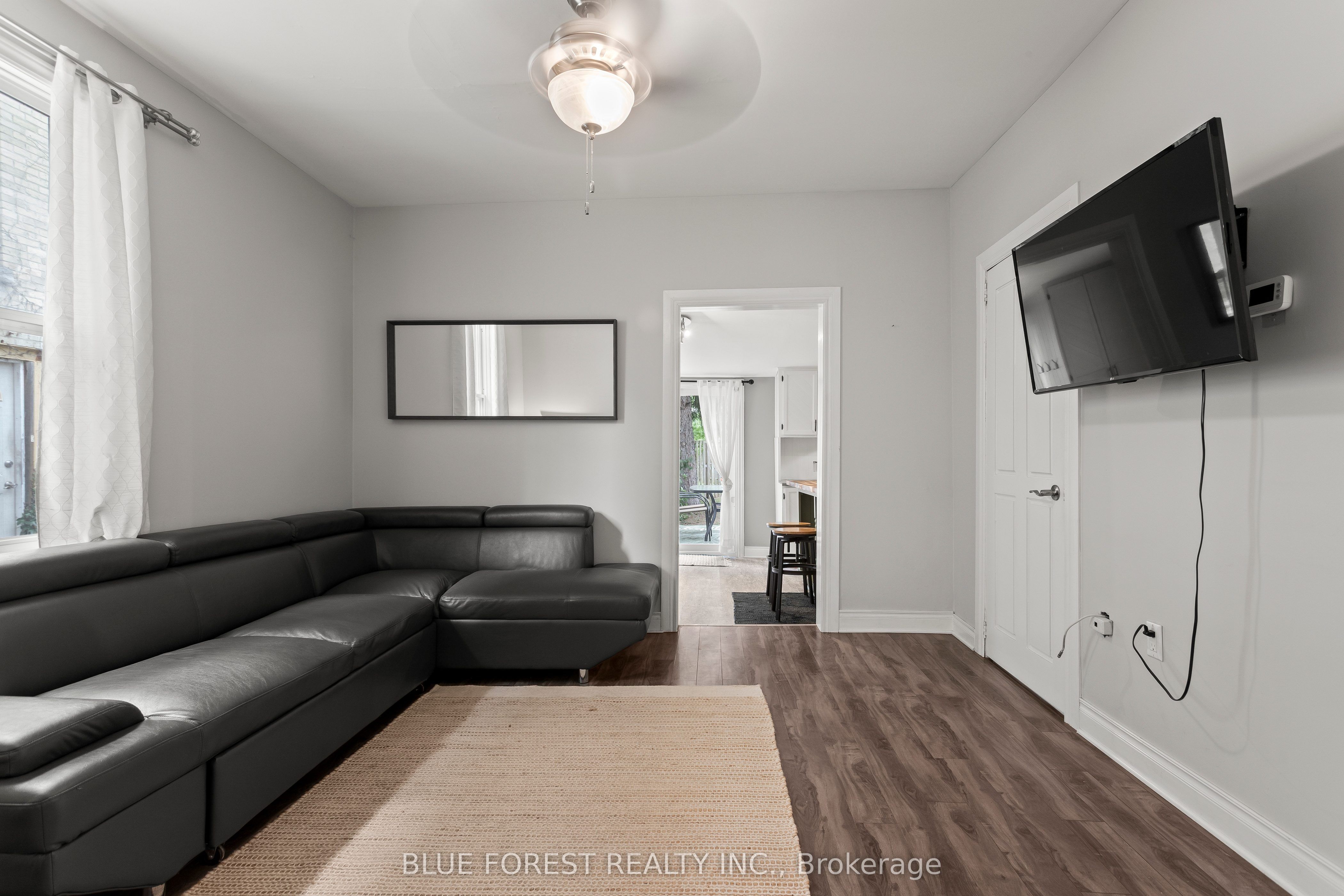 832 Queens Avenue Property Photo 9