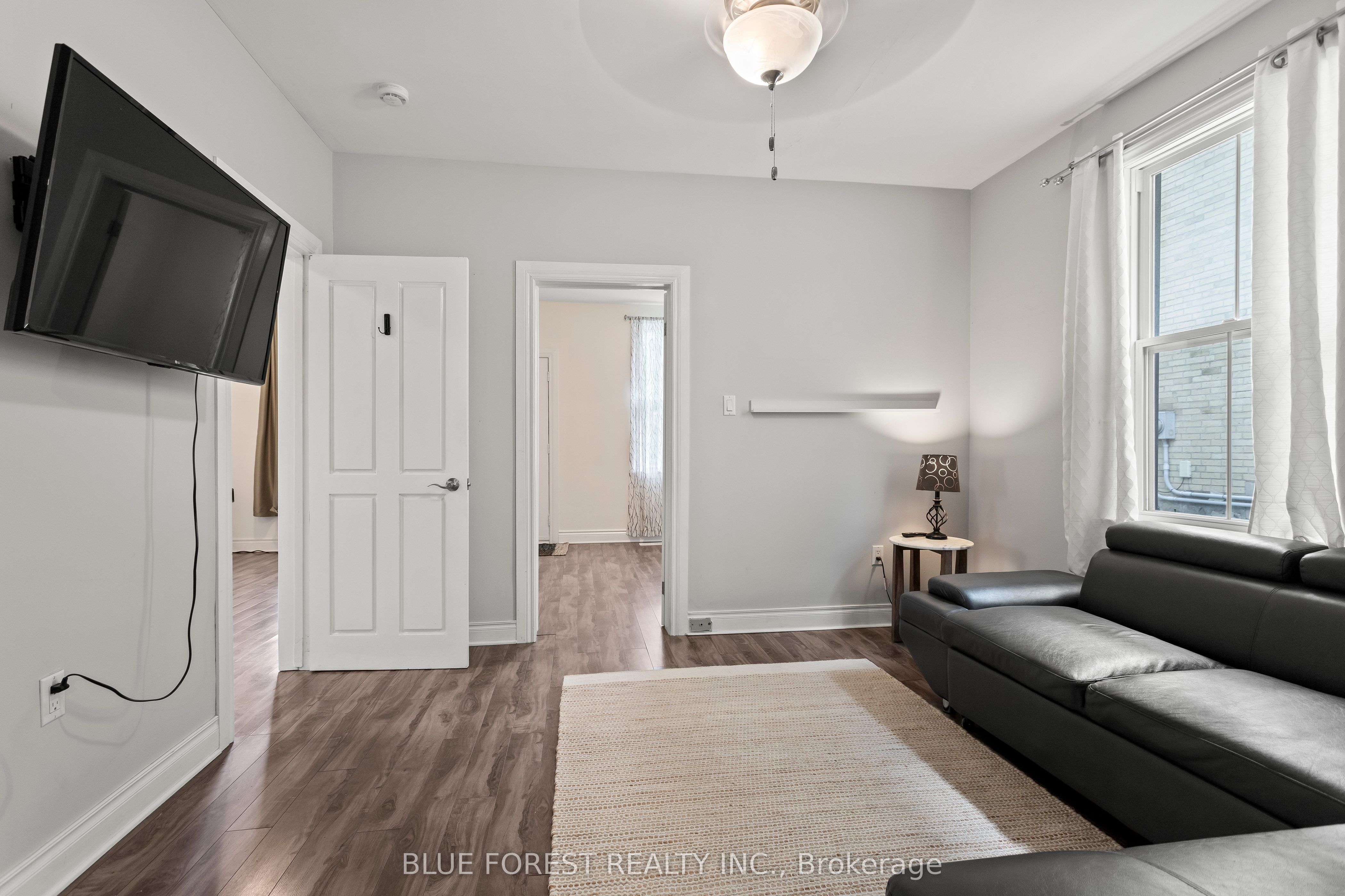 832 Queens Avenue Property Photo 11