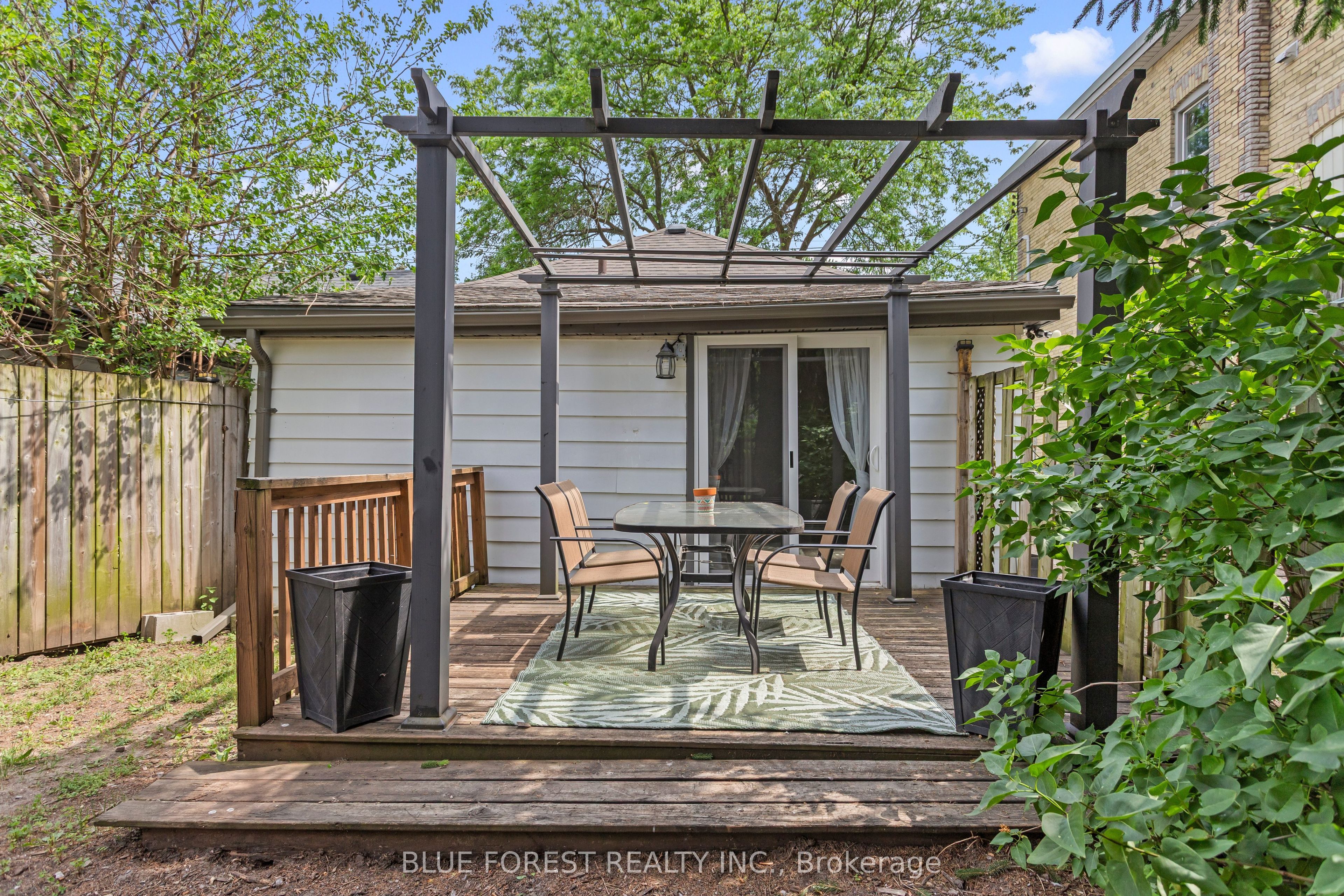 832 Queens Avenue Property Photo 19
