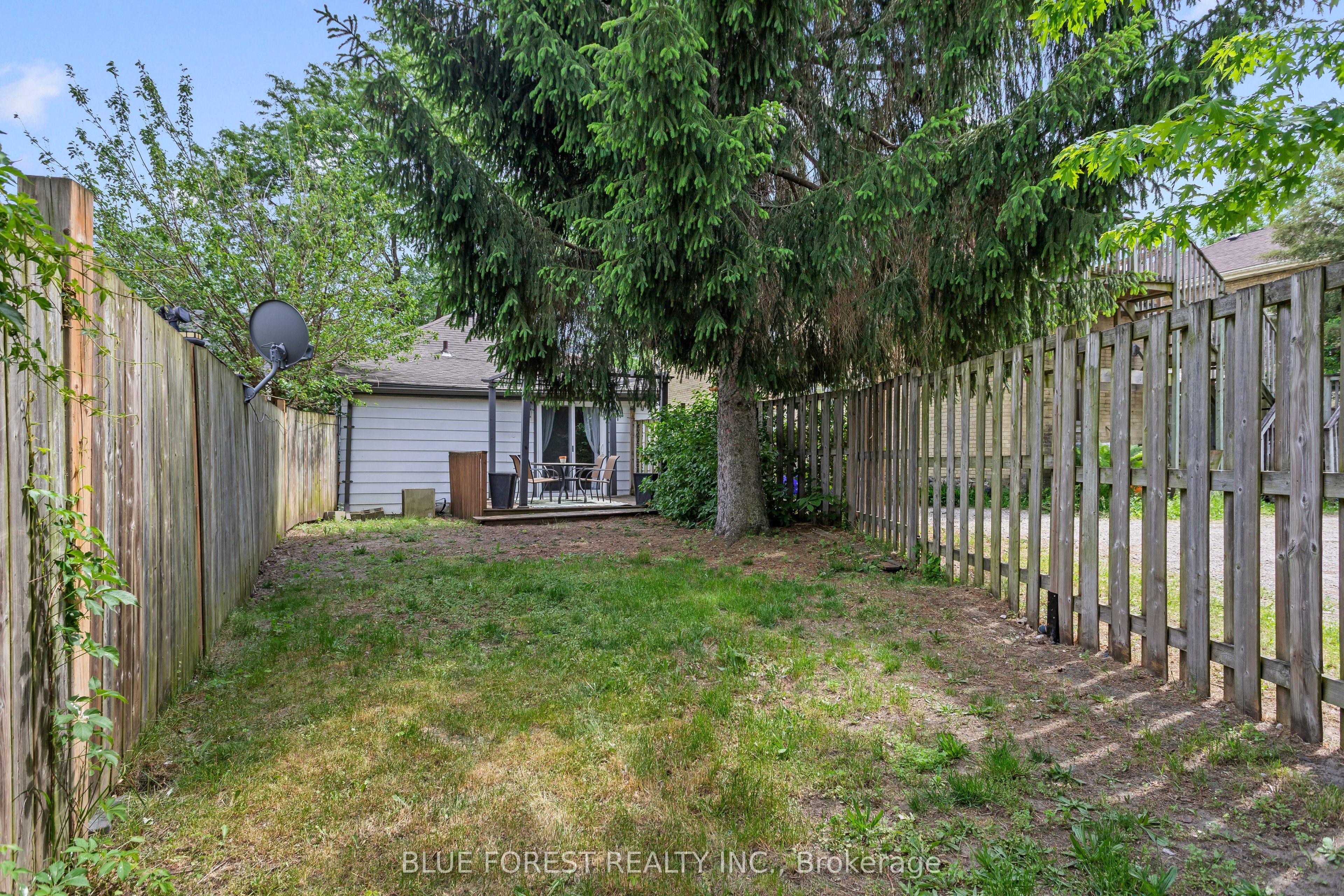 832 Queens Avenue Property Photo 23
