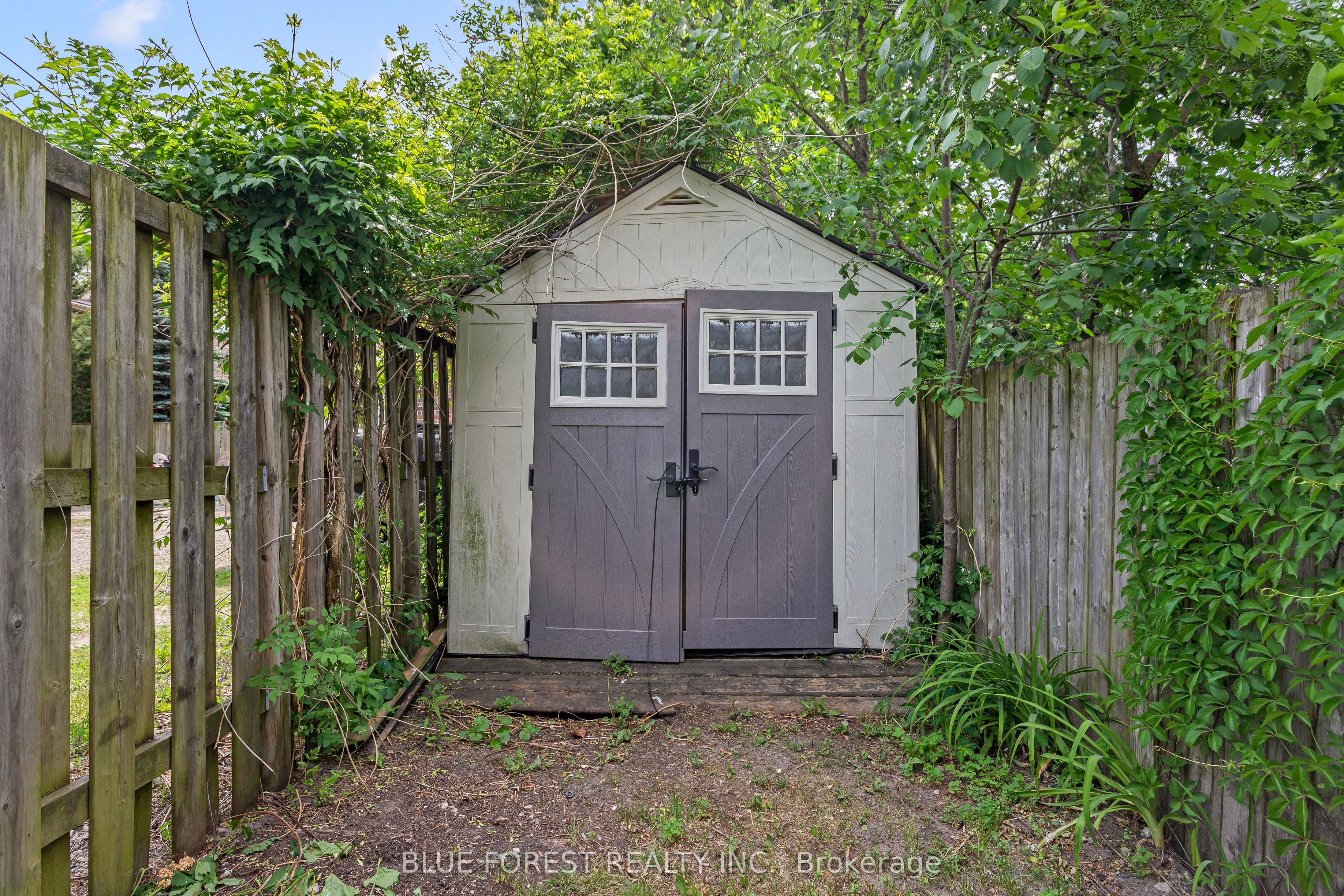 832 Queens Avenue Property Photo 25