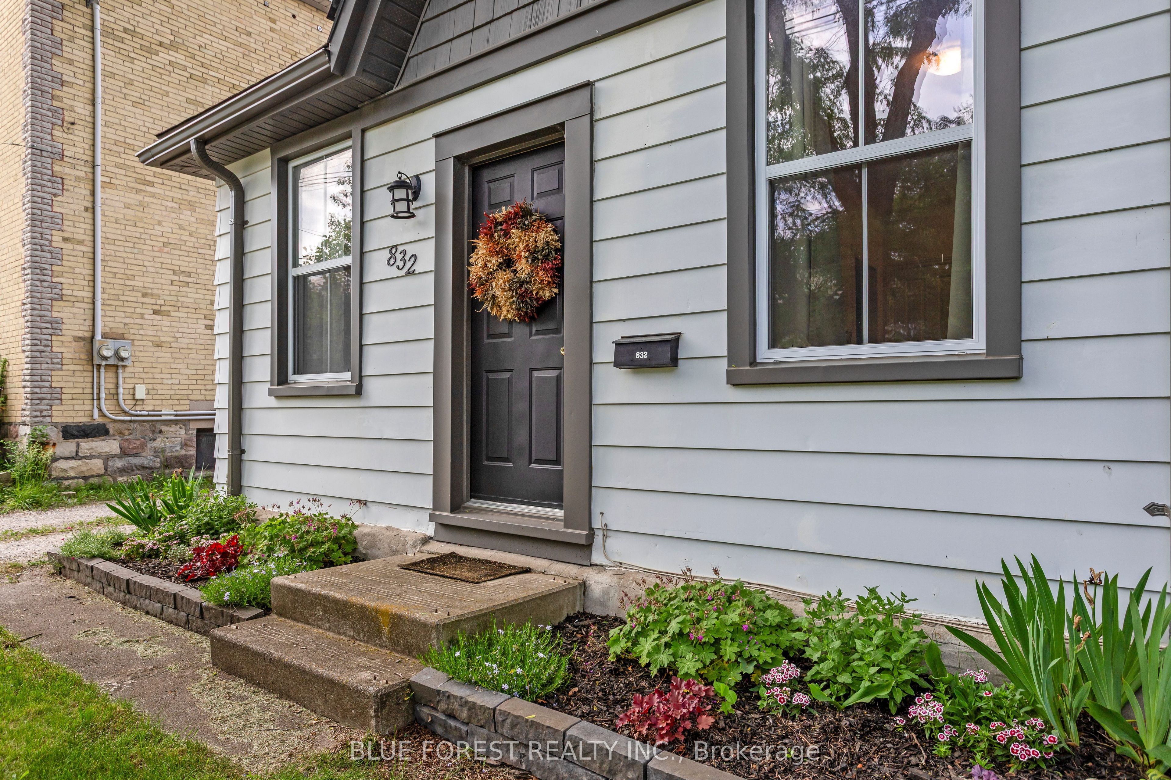 832 Queens Avenue Property Photo 27