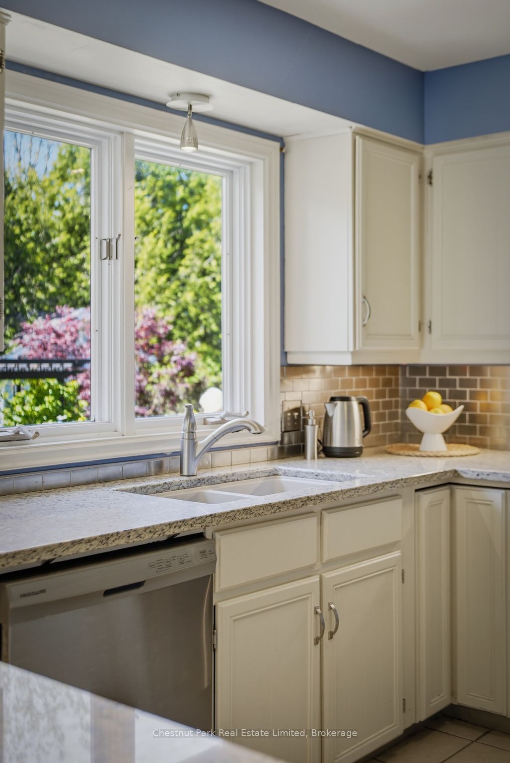 18 Carriage Lane Property Photo 12