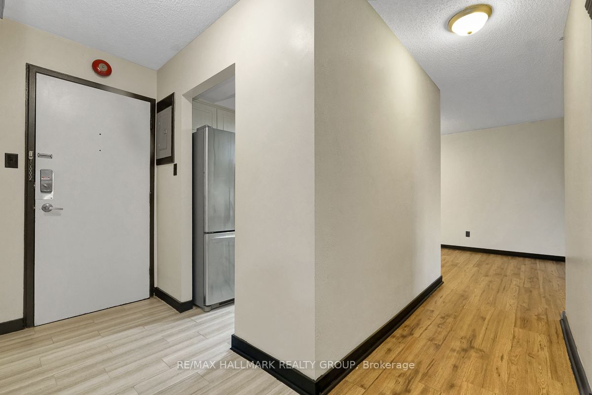 2041 Arrowsmith Drive 401c Property Photo 4