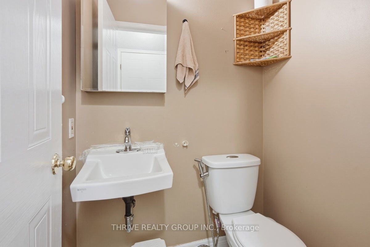 1095 Jalna Boulevard 40 Property Photo 19