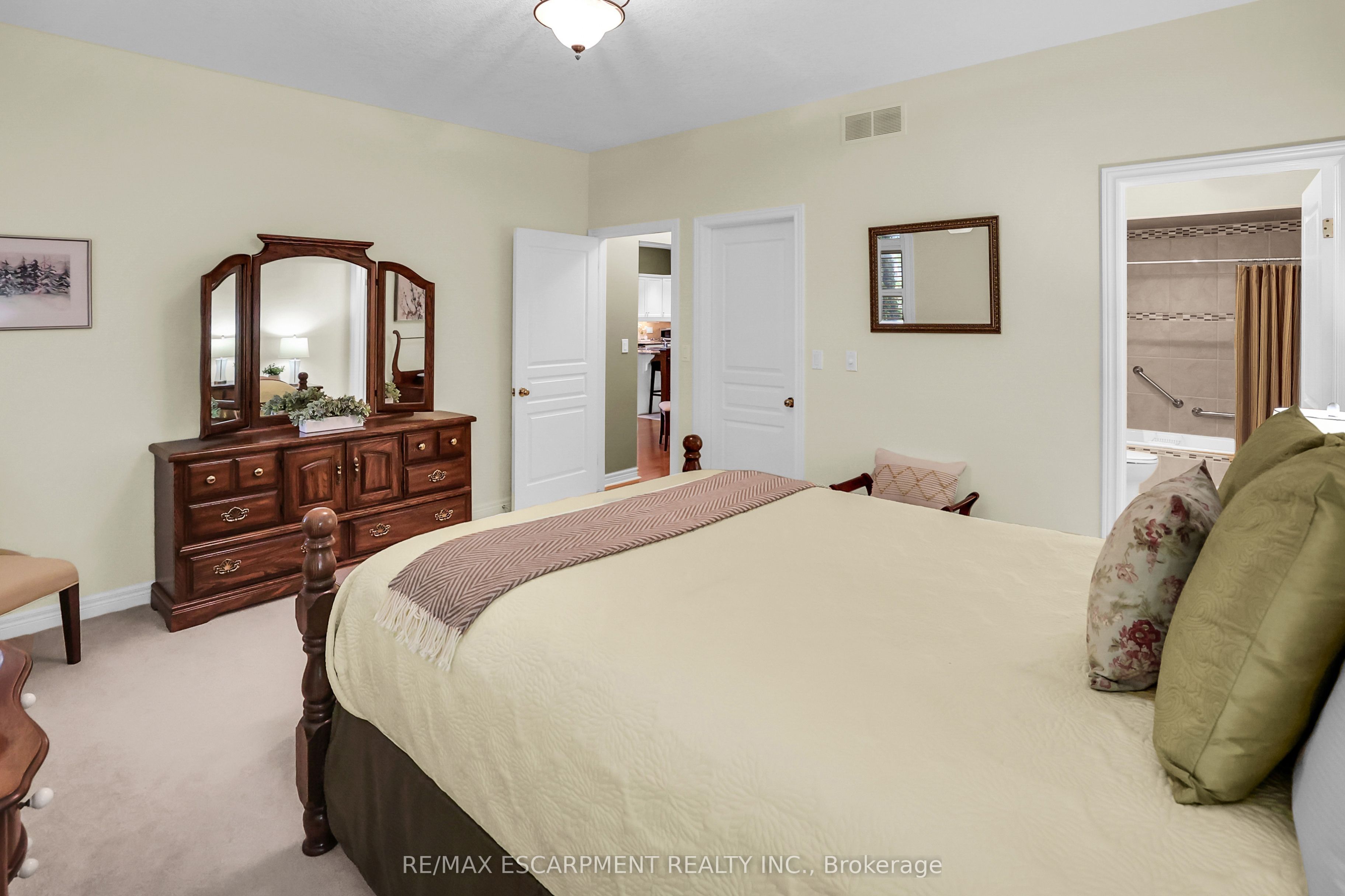 8 Muscat Drive 4 Property Photo 14