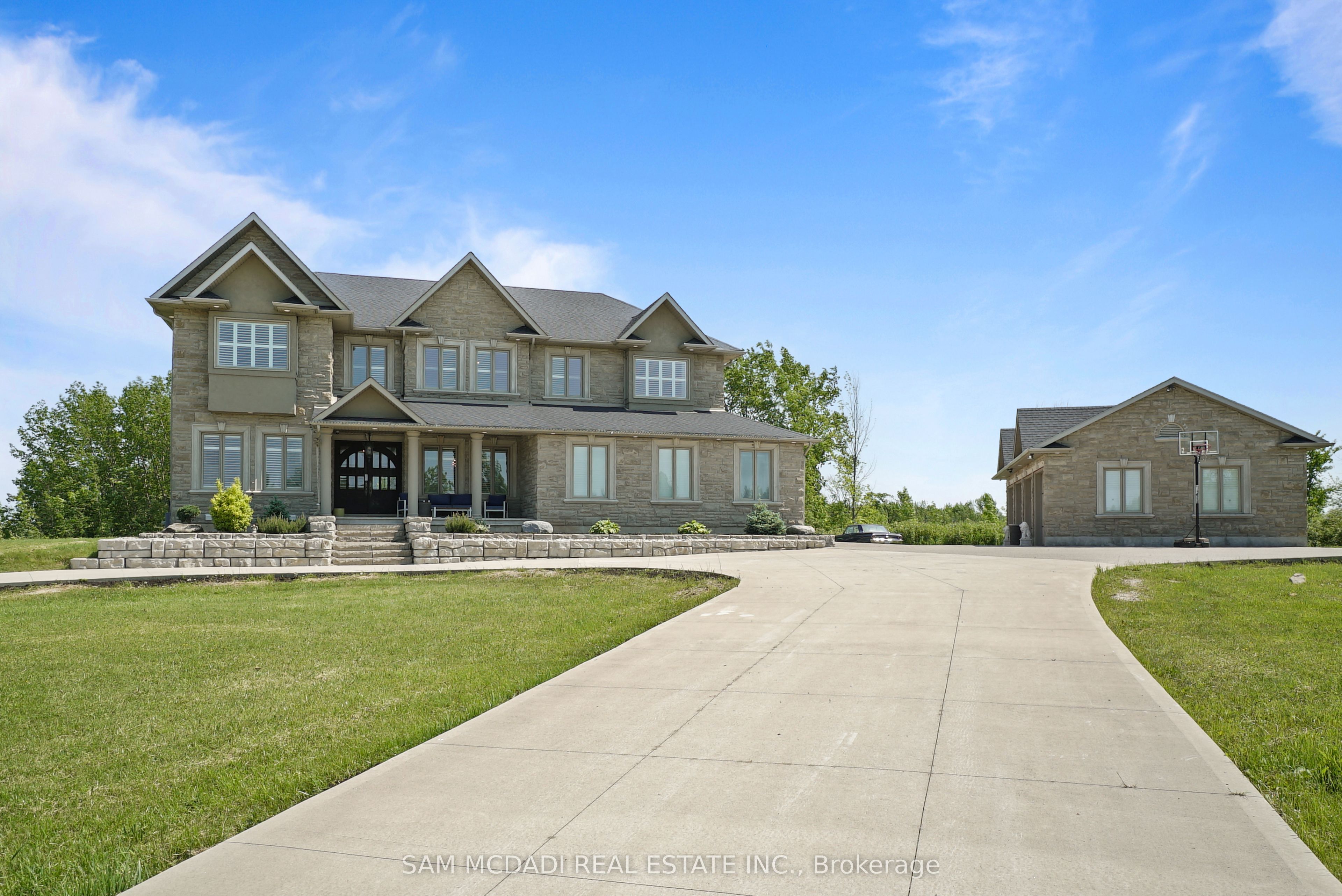 119 Ishwar Drive Property Photo 3