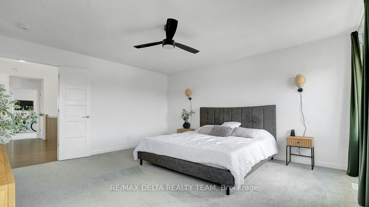 1269 Diamond Street Property Photo 32