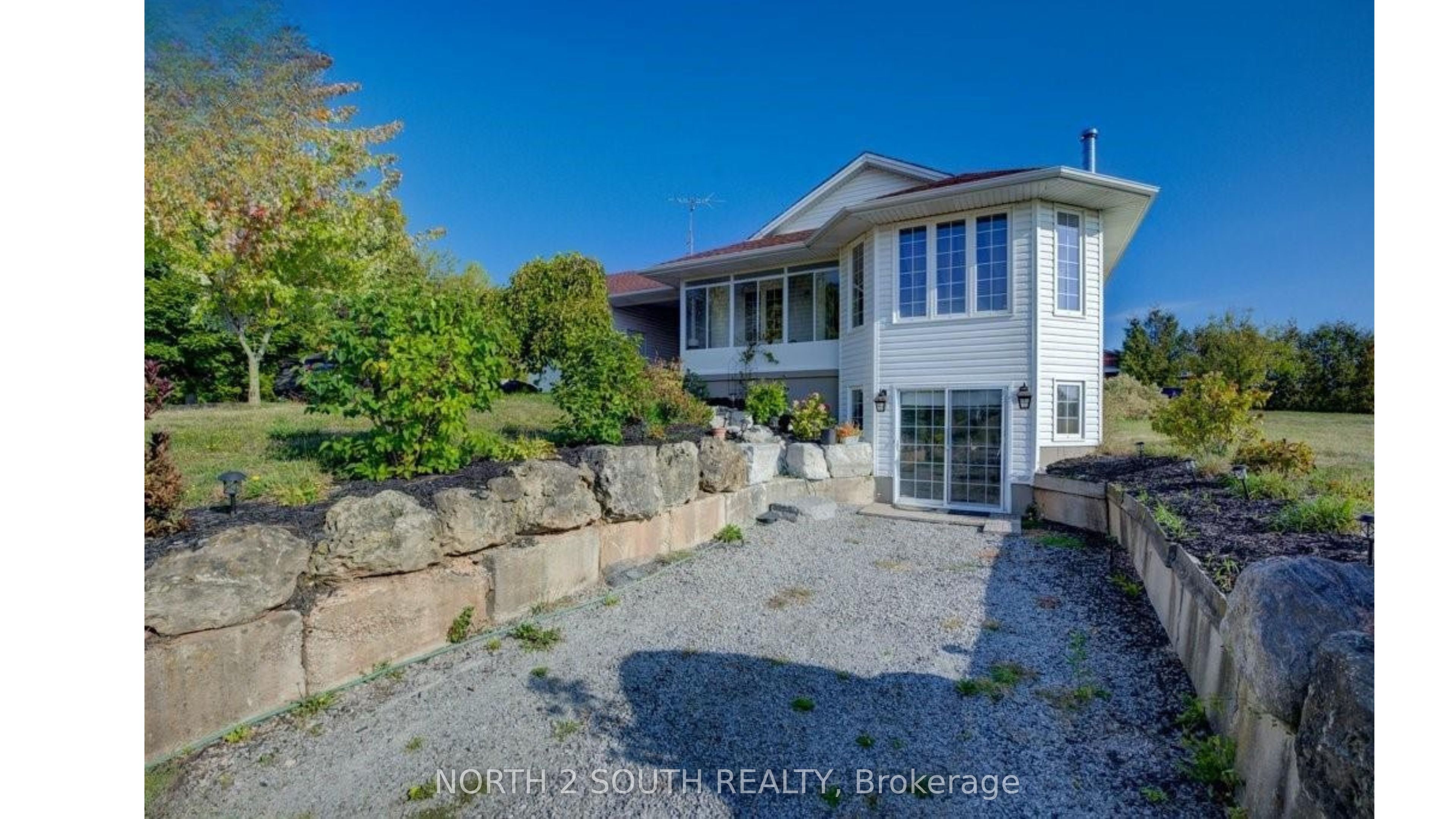 6737 Highway 20 Property Photo 2