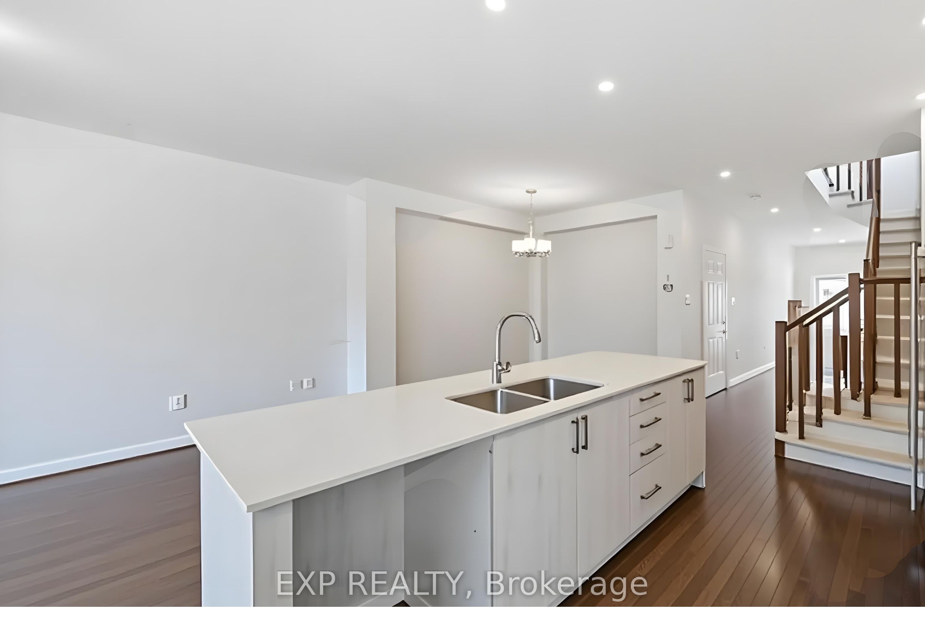51 Robusta Lane Property Photo 5