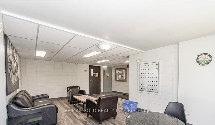 30 Hickory Street 111 Property Photo 3