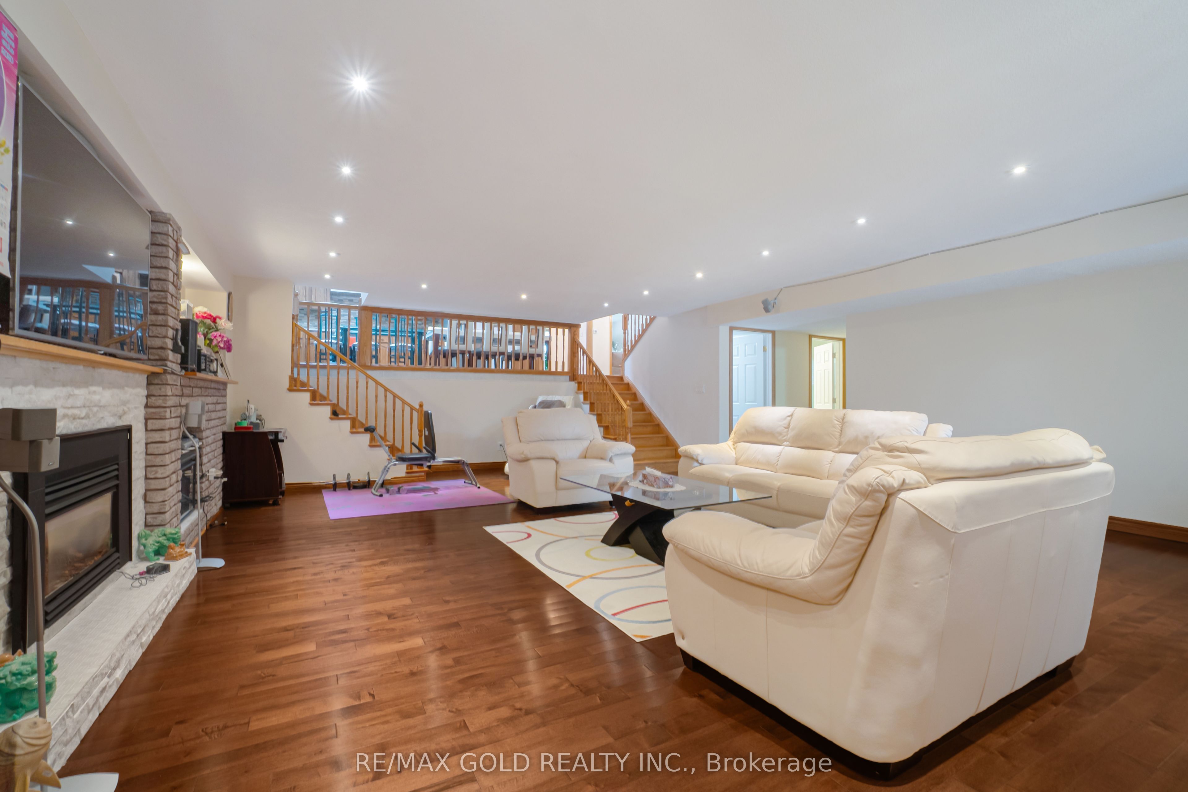 935 Willow Drive Property Photo 21