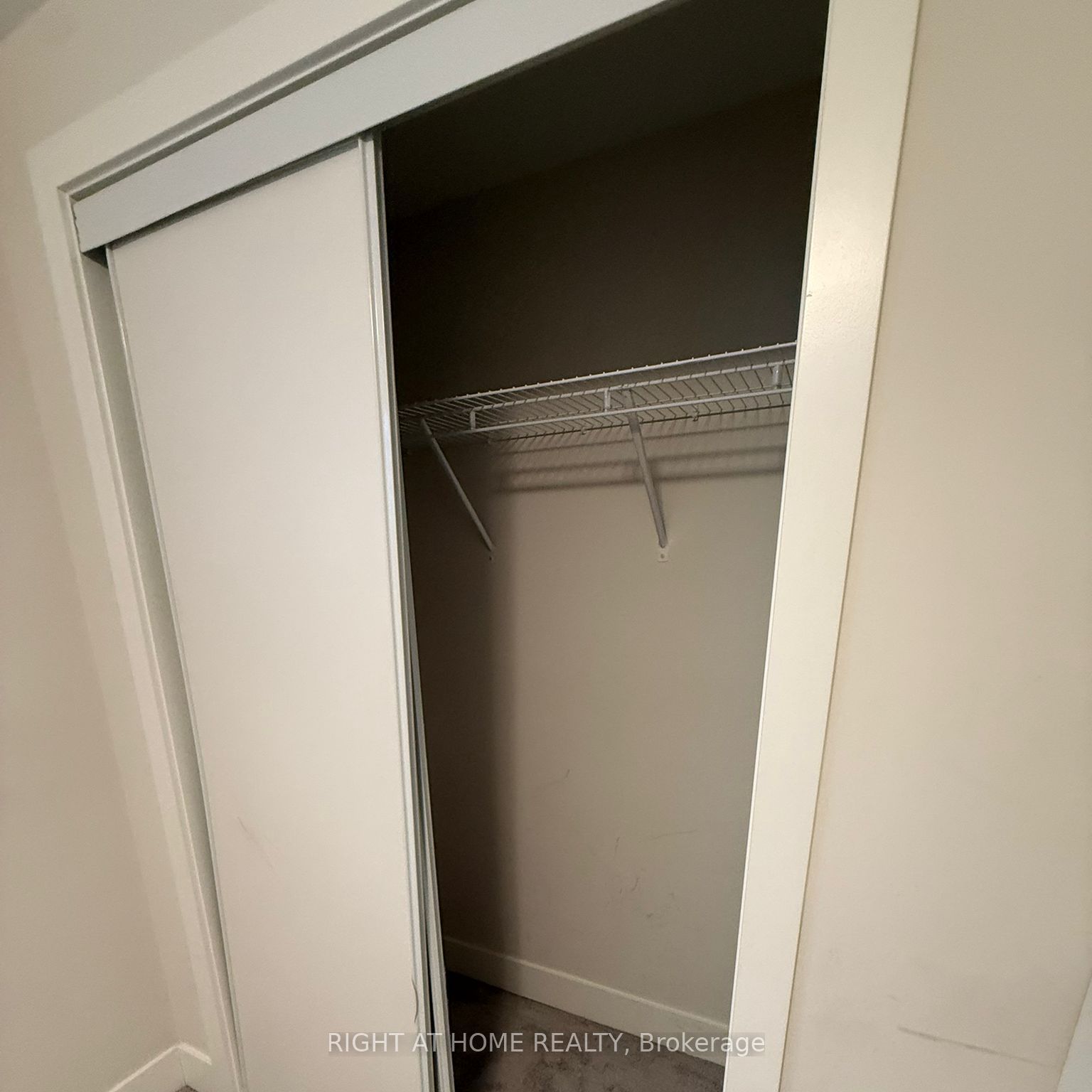 961 Deveron Crescent Property Photo 8