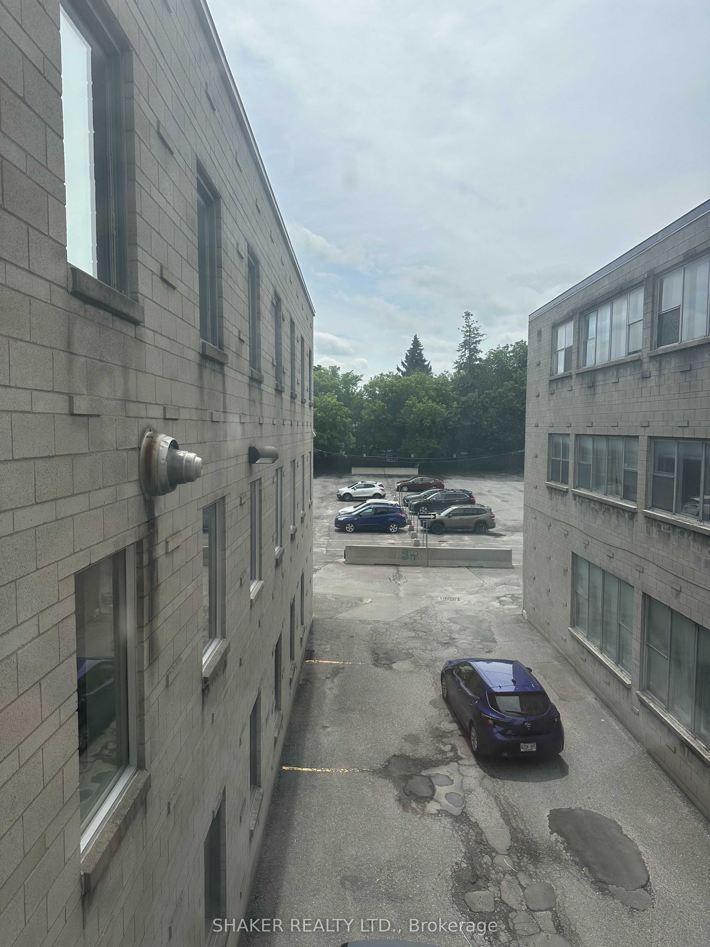 1296 Carling Avenue Property Photo 26